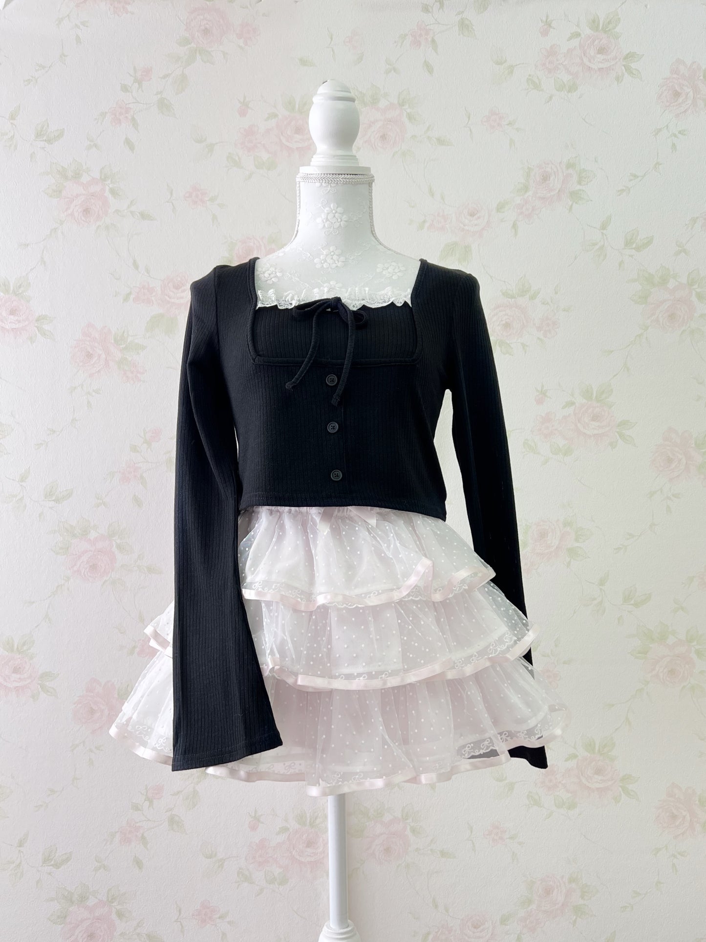 (Pre-order) GRL Lace York Shoujo Long Sleeved Top (Black)