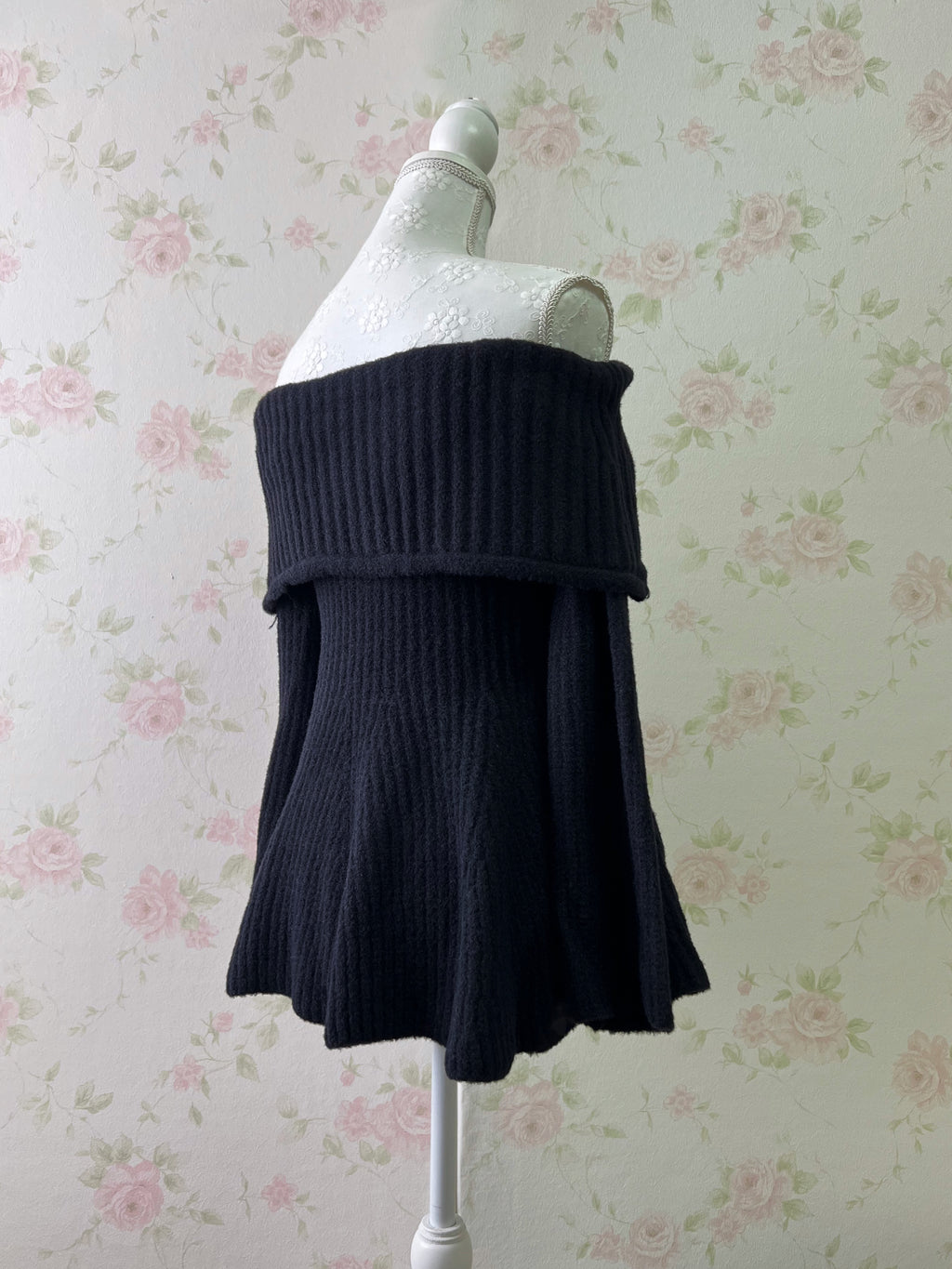 Off Shoulder Wide Sleeved Knit Top (Black)