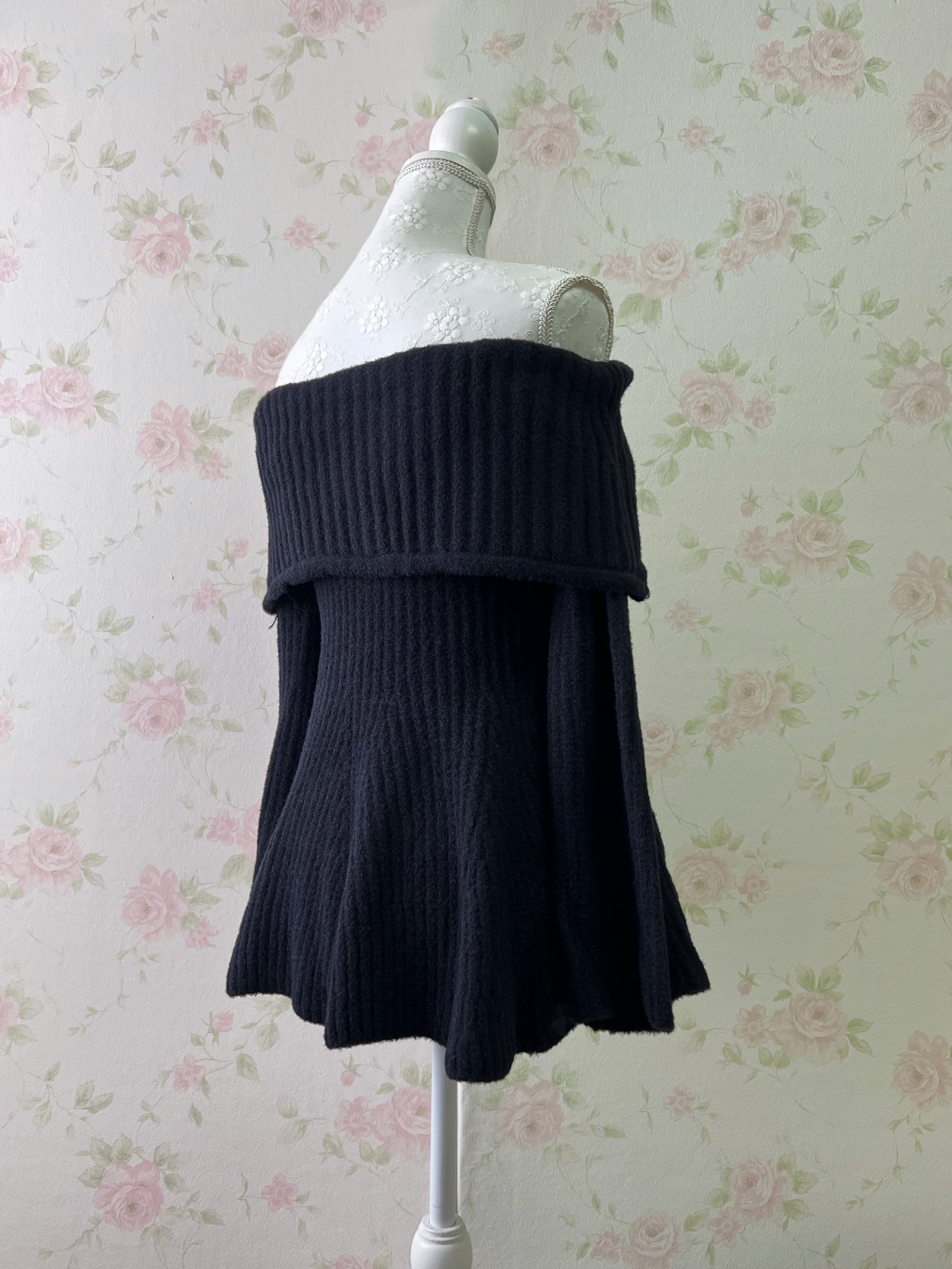 Off Shoulder Wide Sleeved Knit Top (Black)