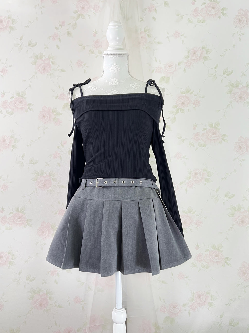Y2K Off Shoulder String Wide Sleeve Top (Black)