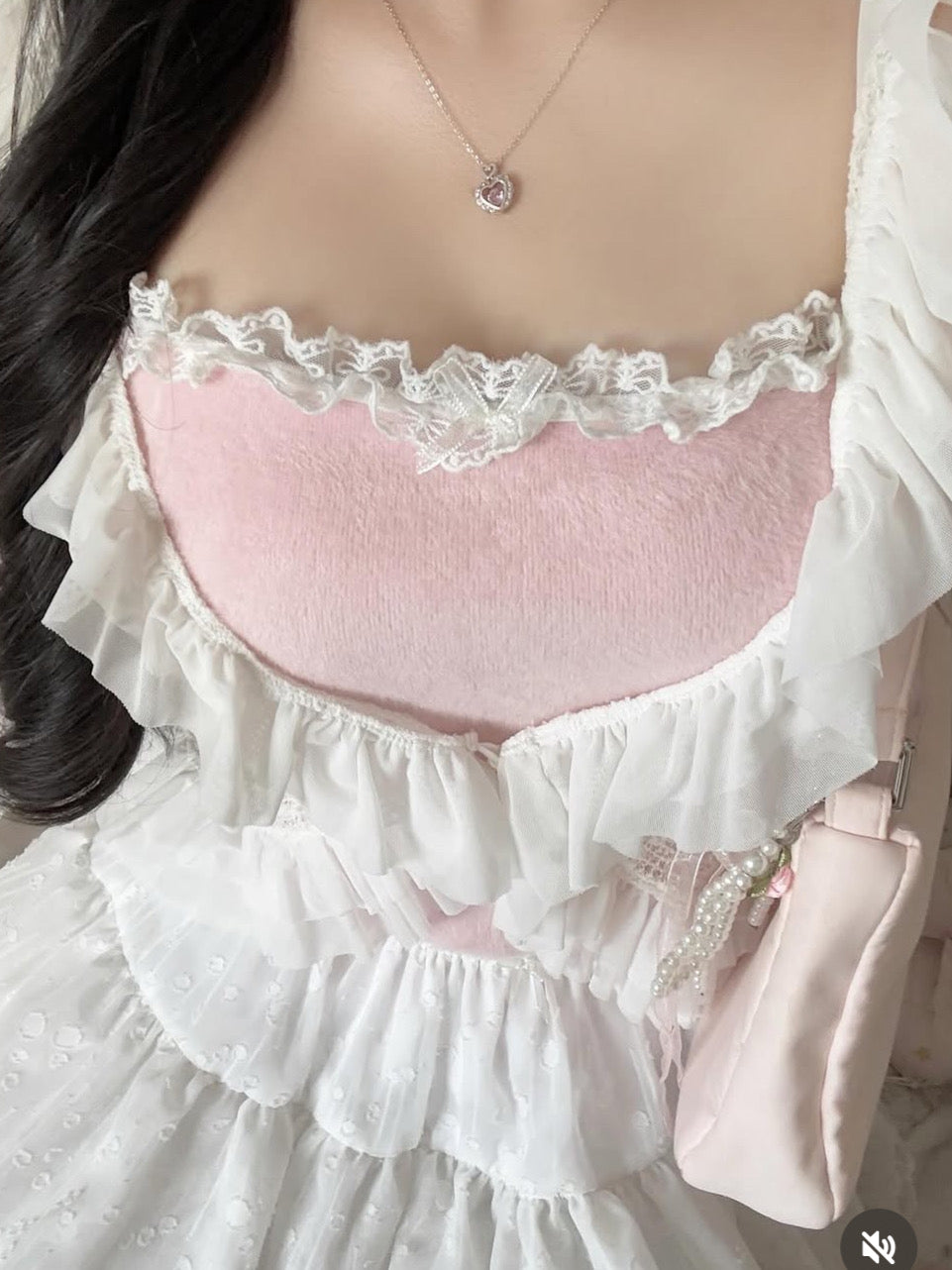 (Pre-order) passion room Frilled Cardigan (White)