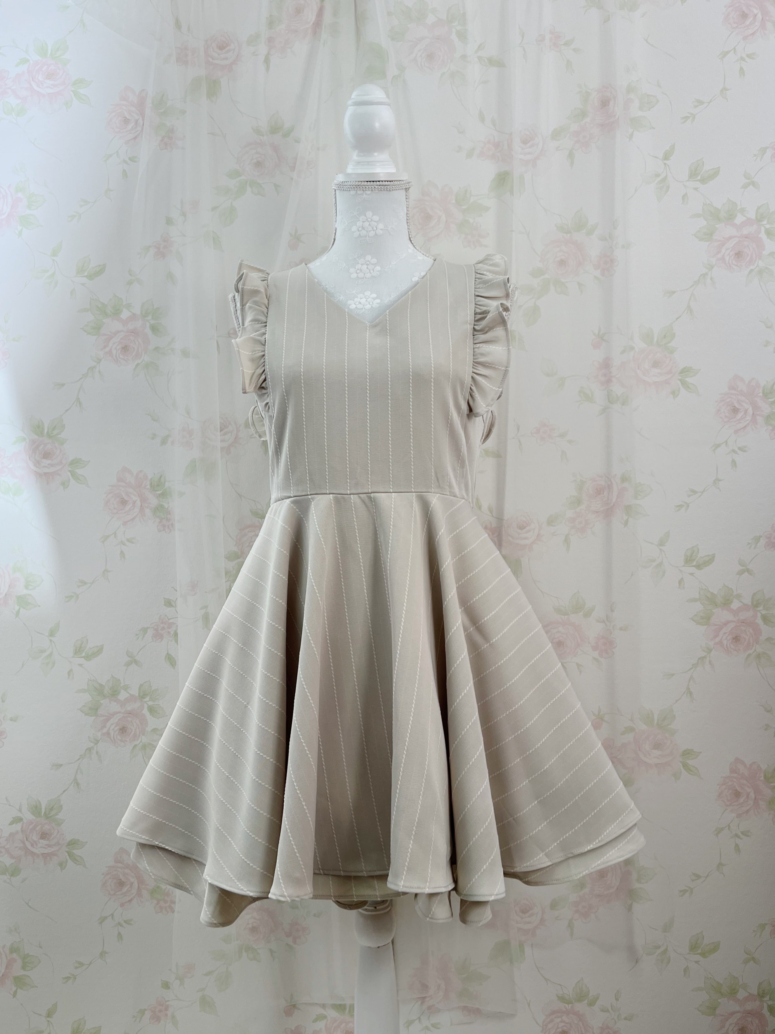 An MILLE Striped Circular Dress (Beige)