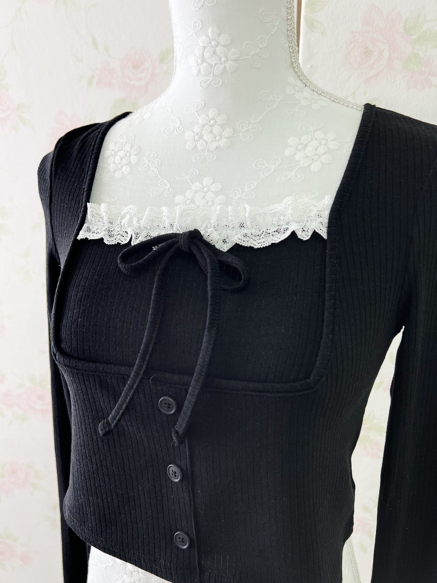 (Pre-order) GRL Lace York Shoujo Long Sleeved Top (Black)