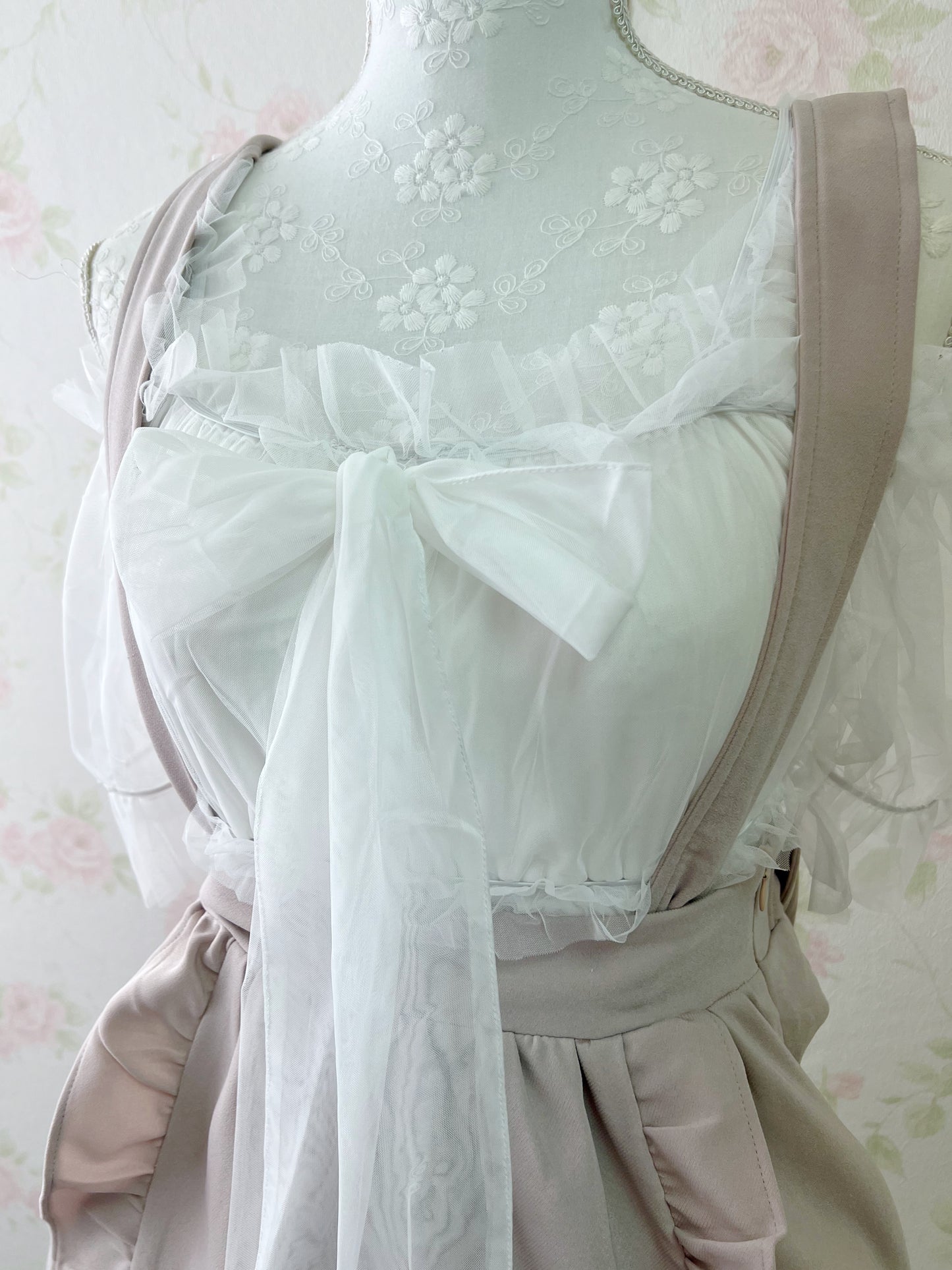 ROJITA Ruffled Jumper Skirt (Beige)