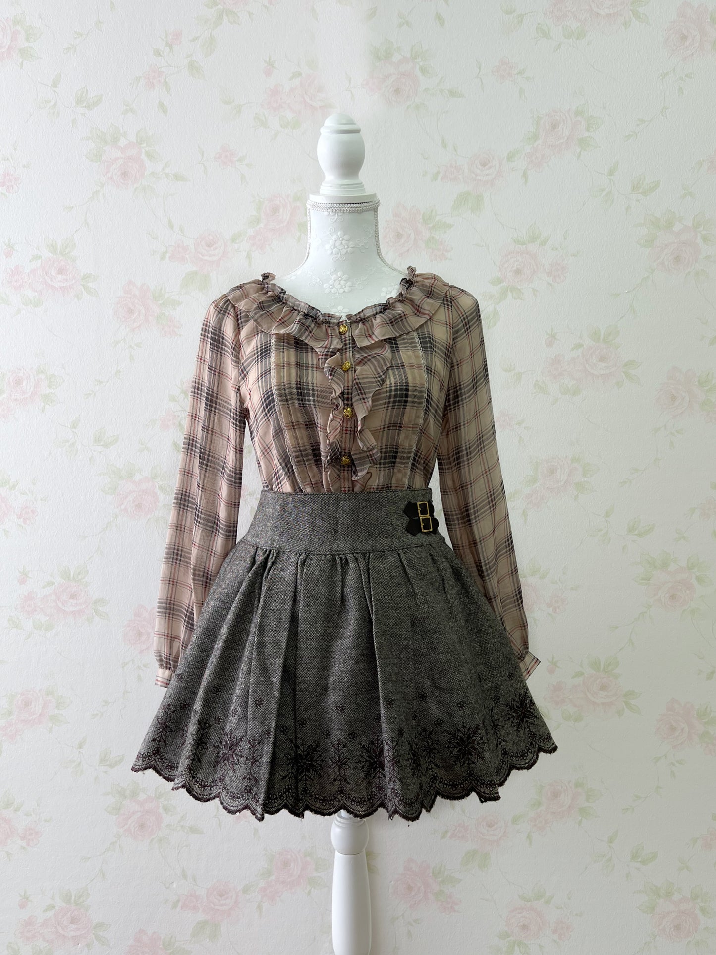 LIZ LISA Belt Embroidery Hem Skirt