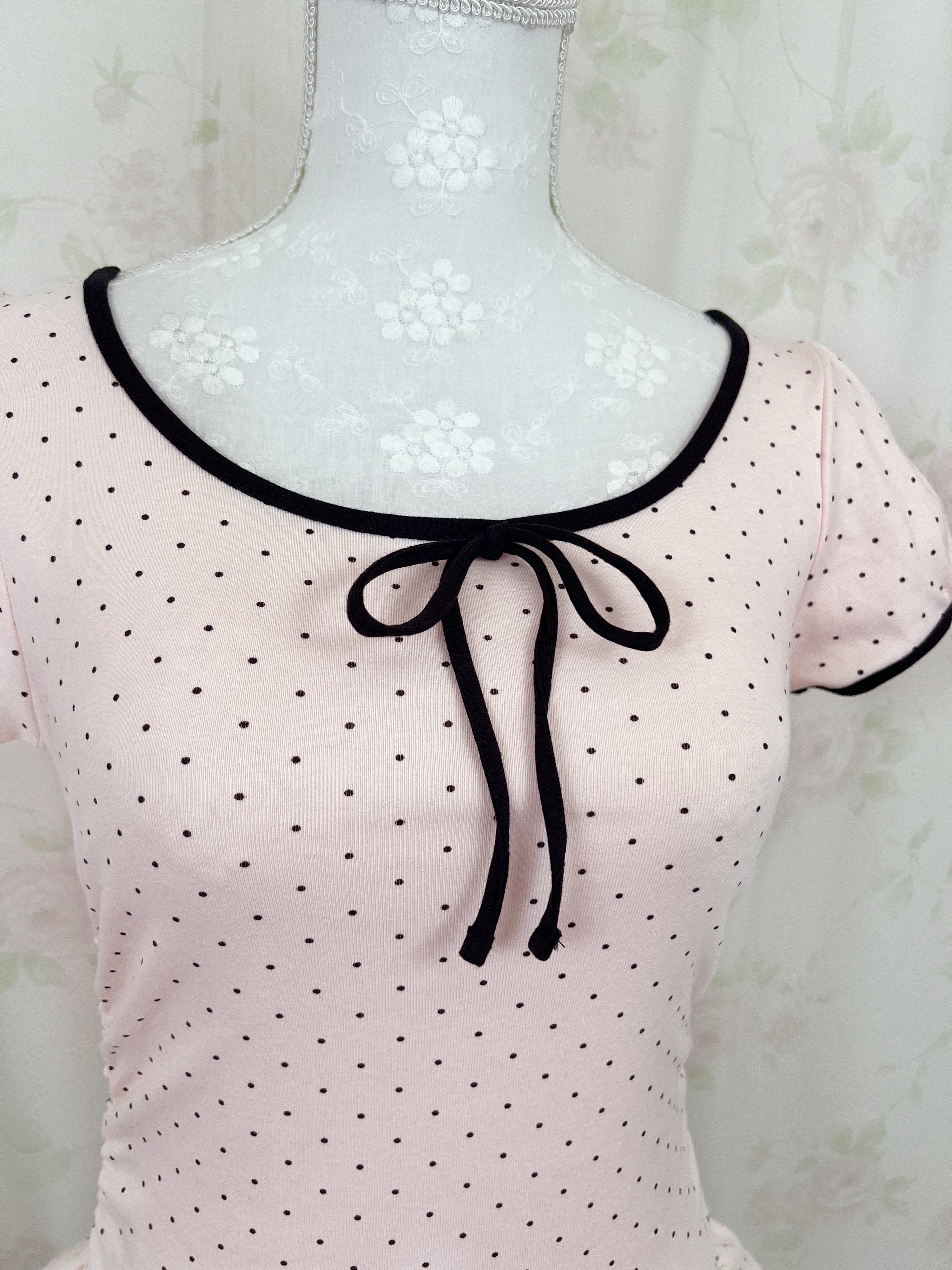 Polka dot Lace Ruffled Hem T-shirt (Pink)