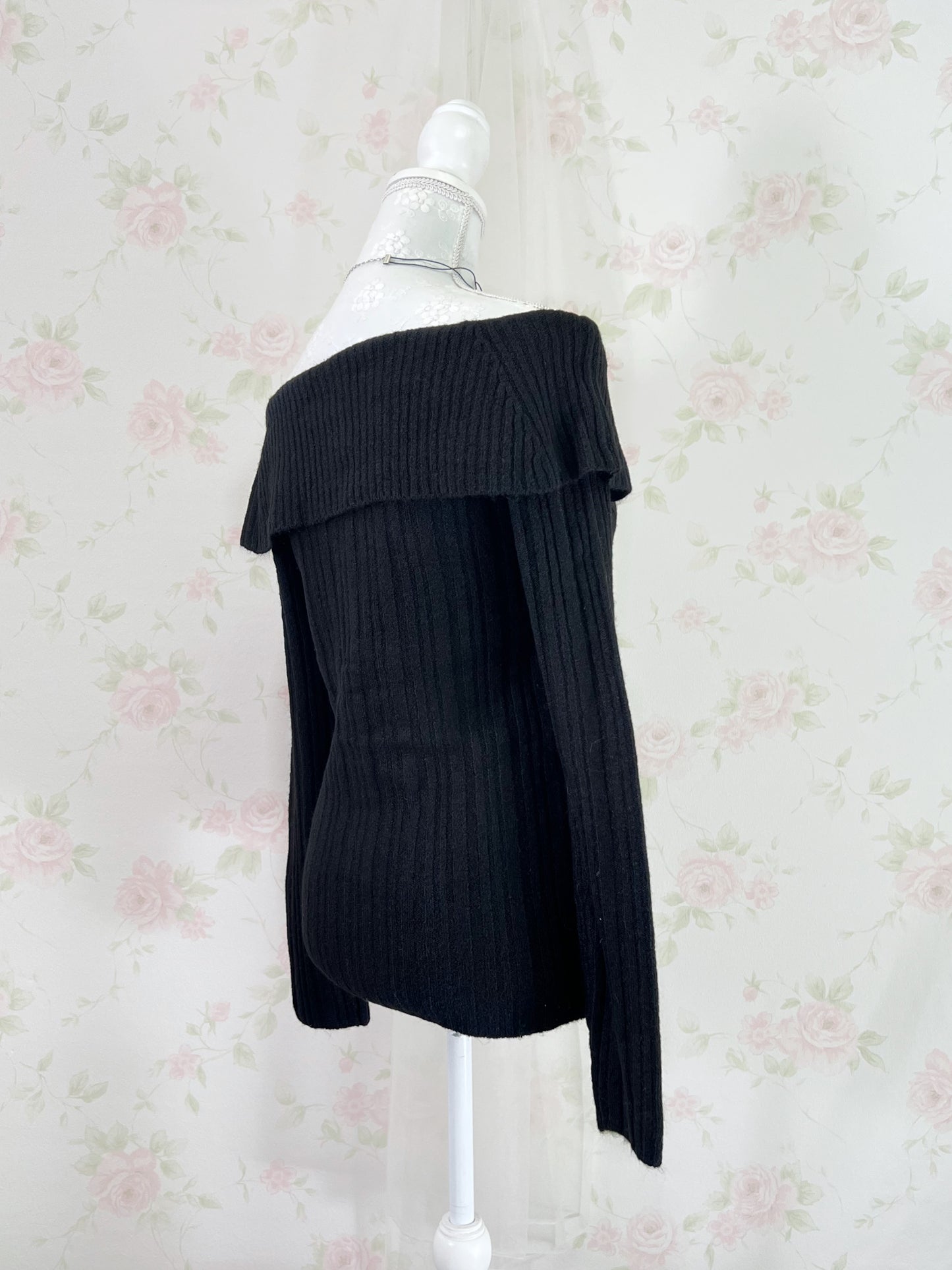 GRL Off Shoulder Button Up Knit Top (Black)