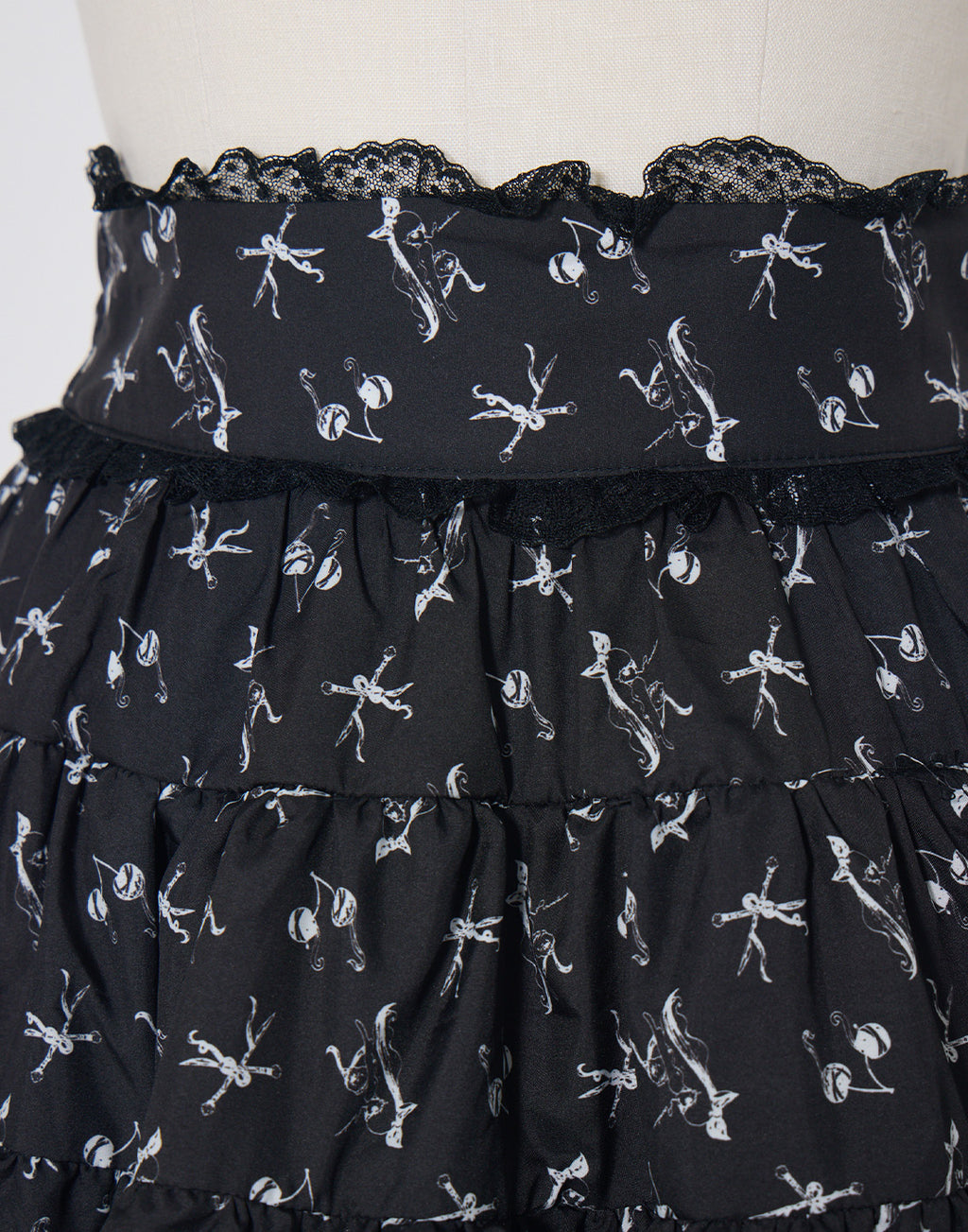 AVENCHUMU ERICO collaboration illustrated tutu skirt