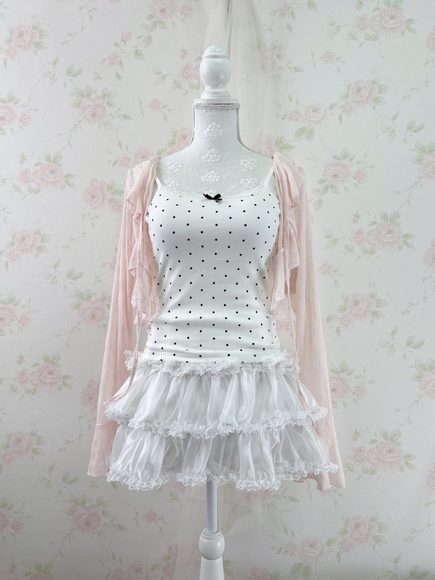 GRL Lace Bow Polka Dot Camisole With Cups (White)