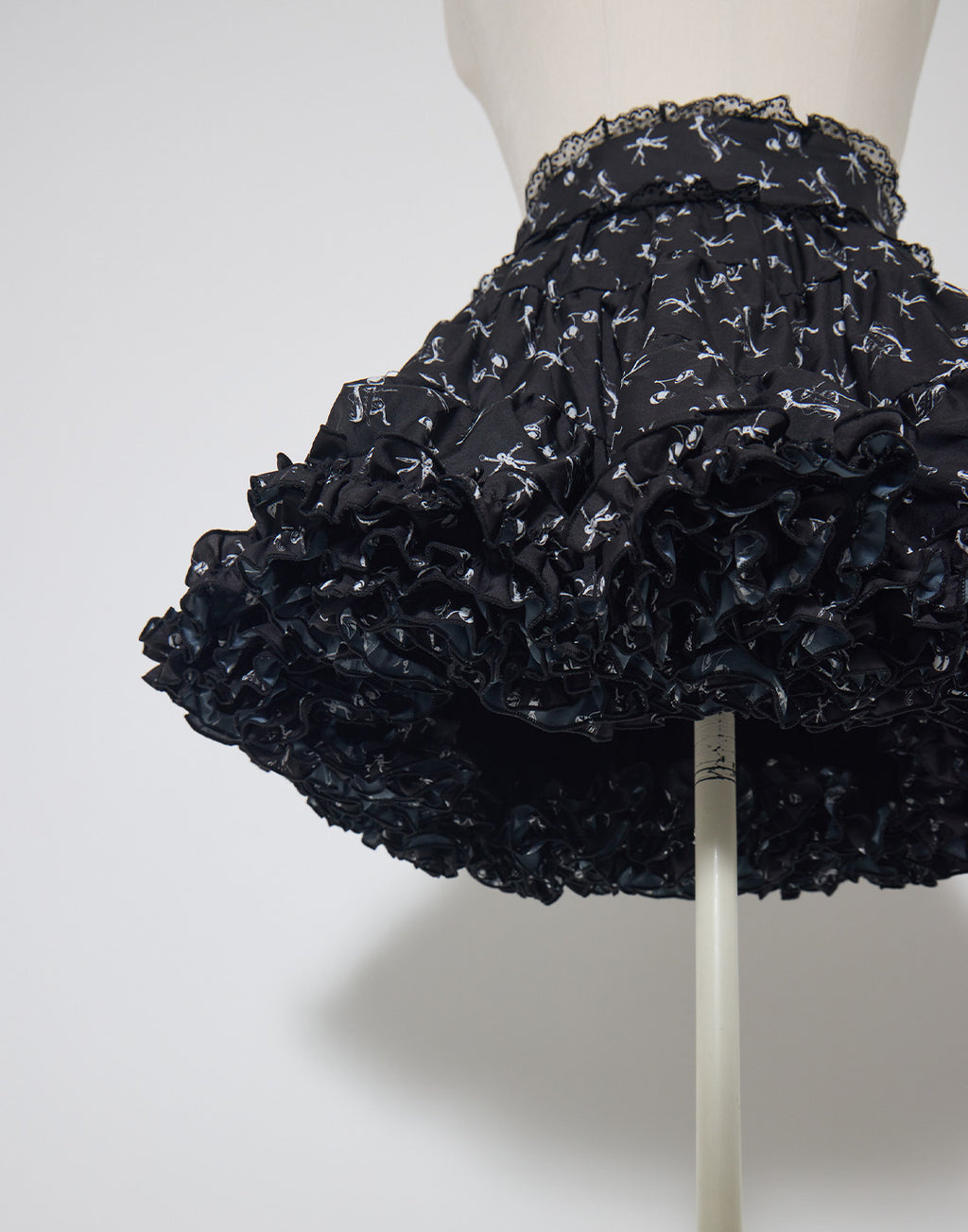 AVENCHUMU ERICO collaboration illustrated tutu skirt