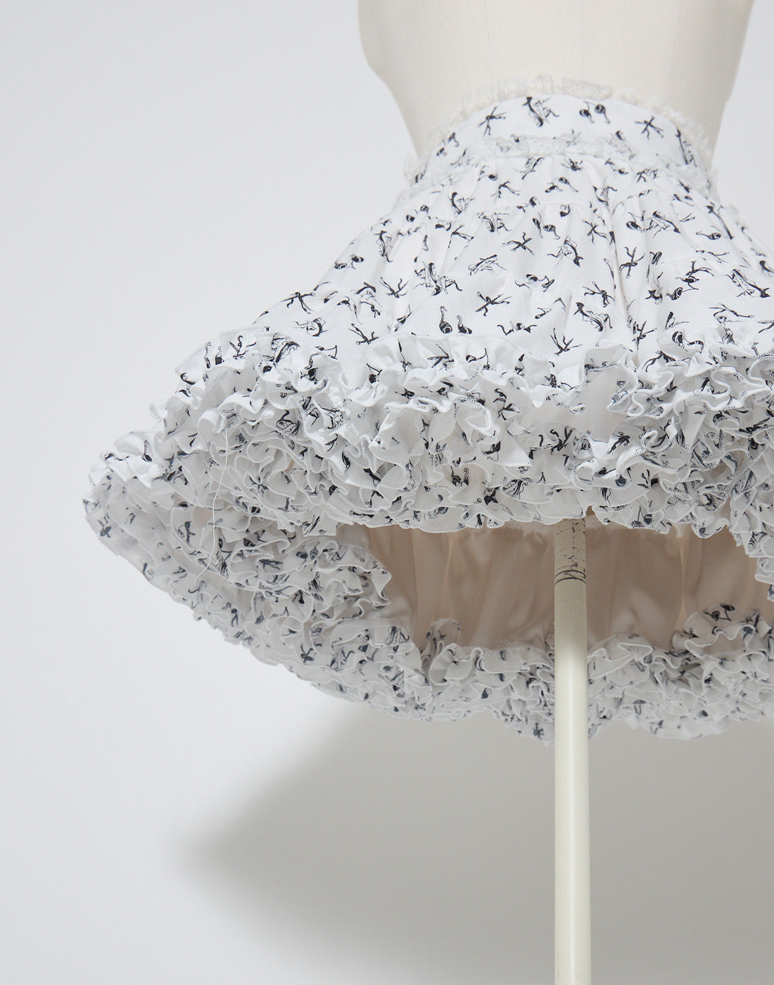 AVENCHUMU ERICO collaboration illustrated tutu skirt