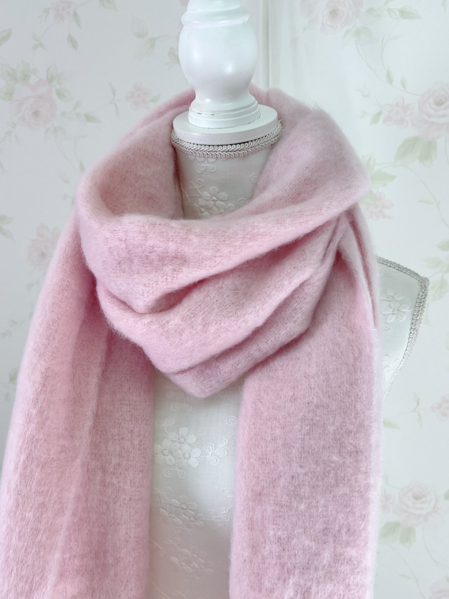 Shoujo Soft Scarf (Candy Pink)