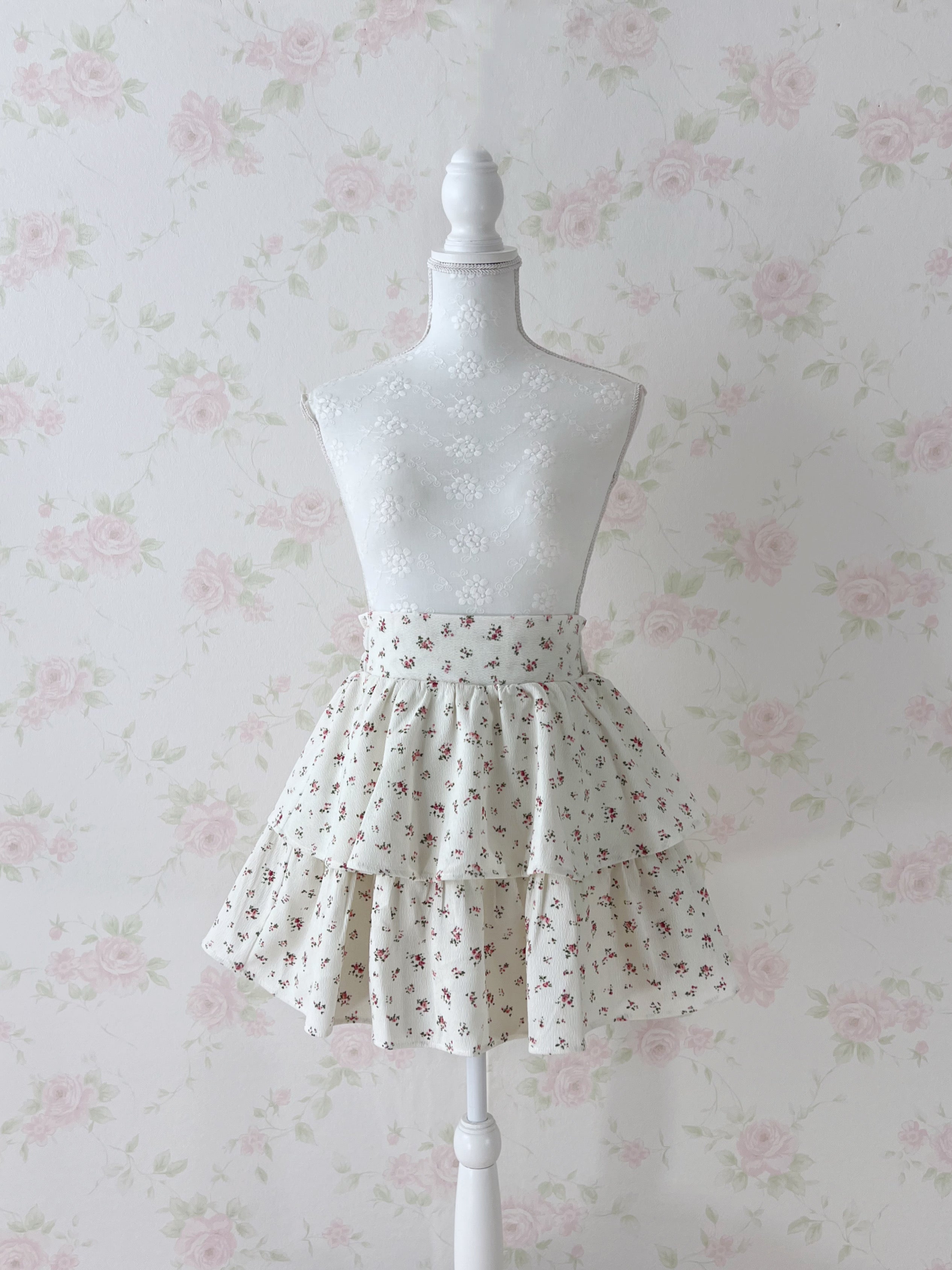 Petite Floral Layered Skirt (white)