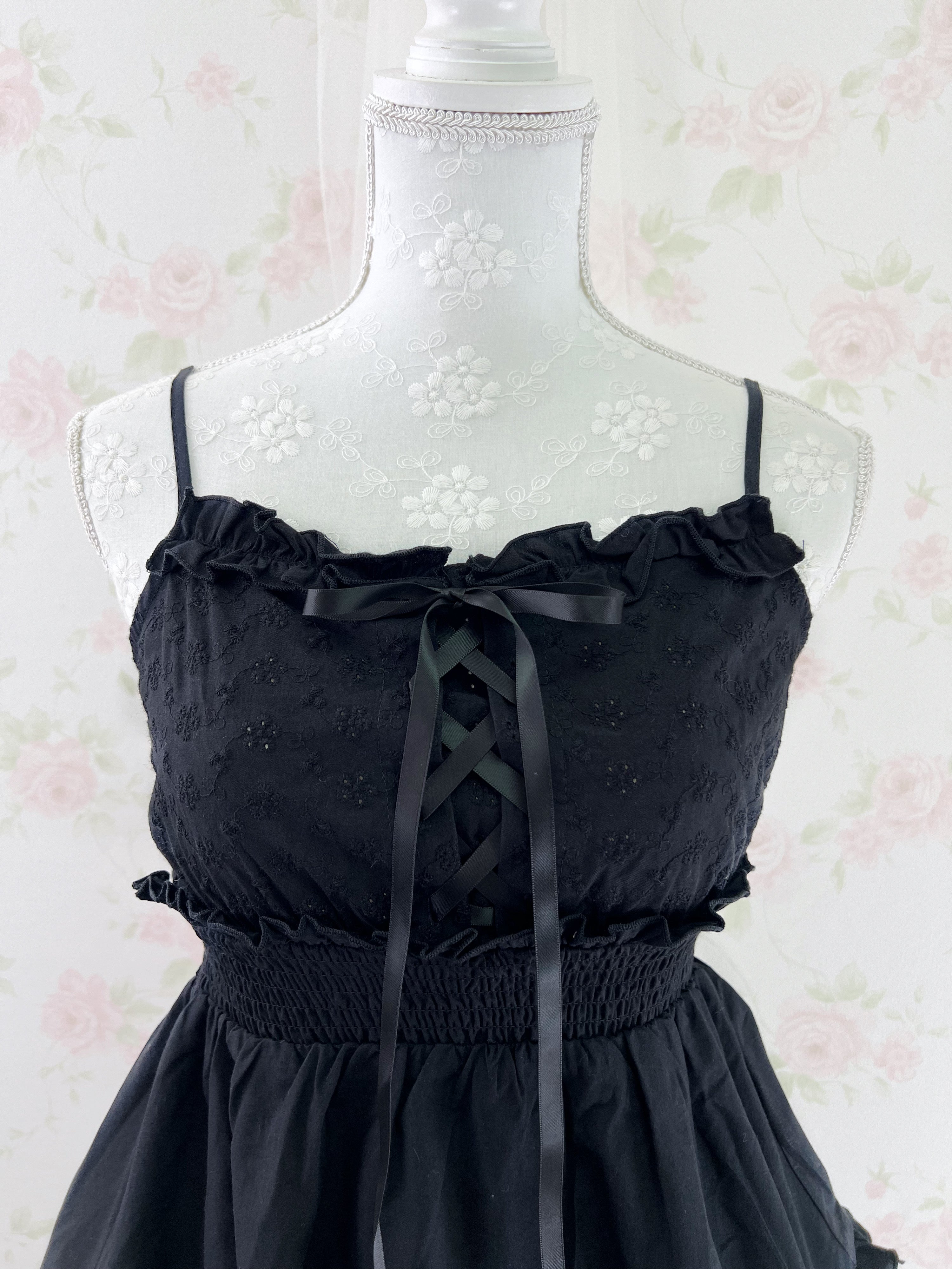 Cotton Floral Embroidery Camisole (Black)