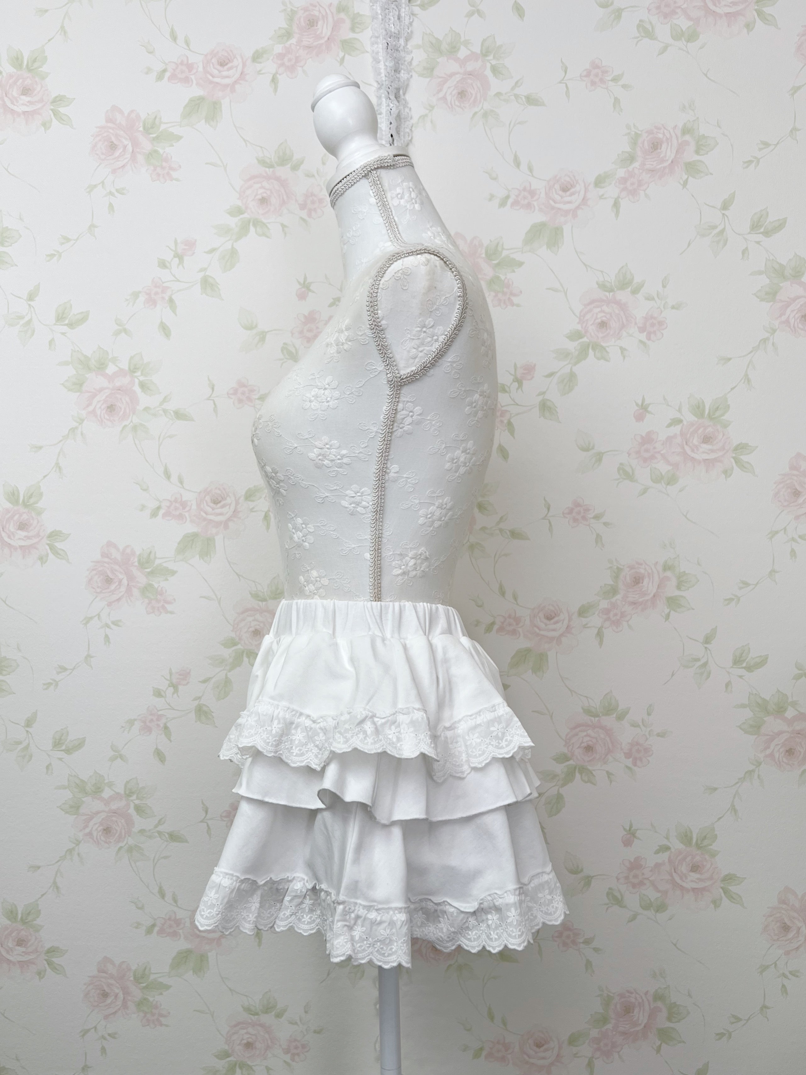Cotton Lace Ruffled Tiered Skirt (White)