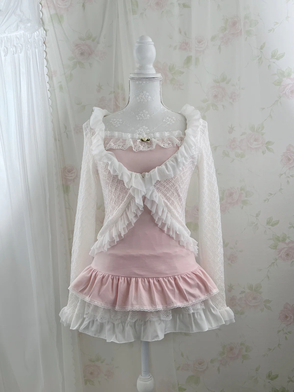 (Pre-order) passion room Frilled Cardigan (White)