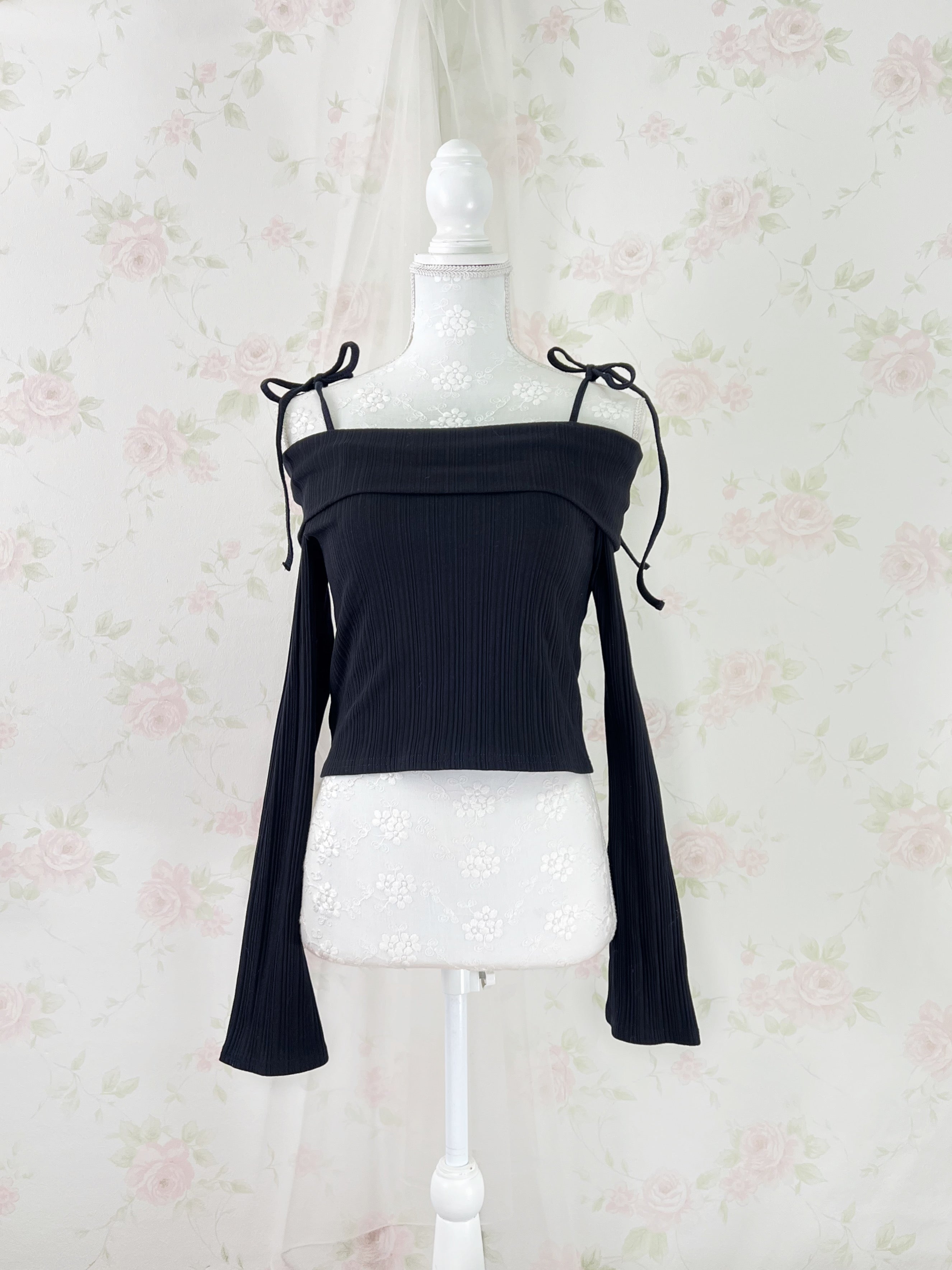Y2K Off Shoulder String Wide Sleeve Top (Black)