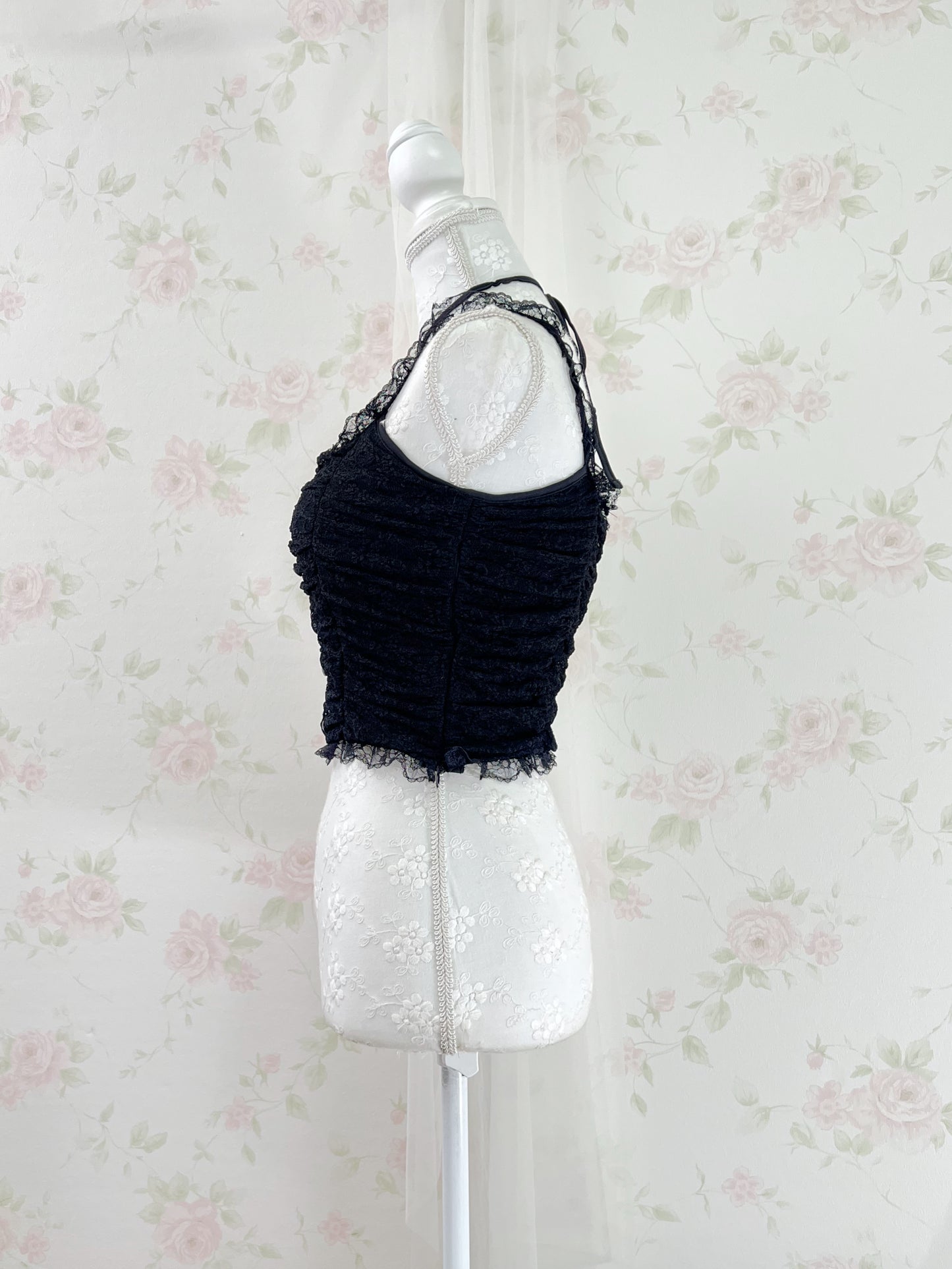 GRL Lacy Halter Neck Camisole (Black)