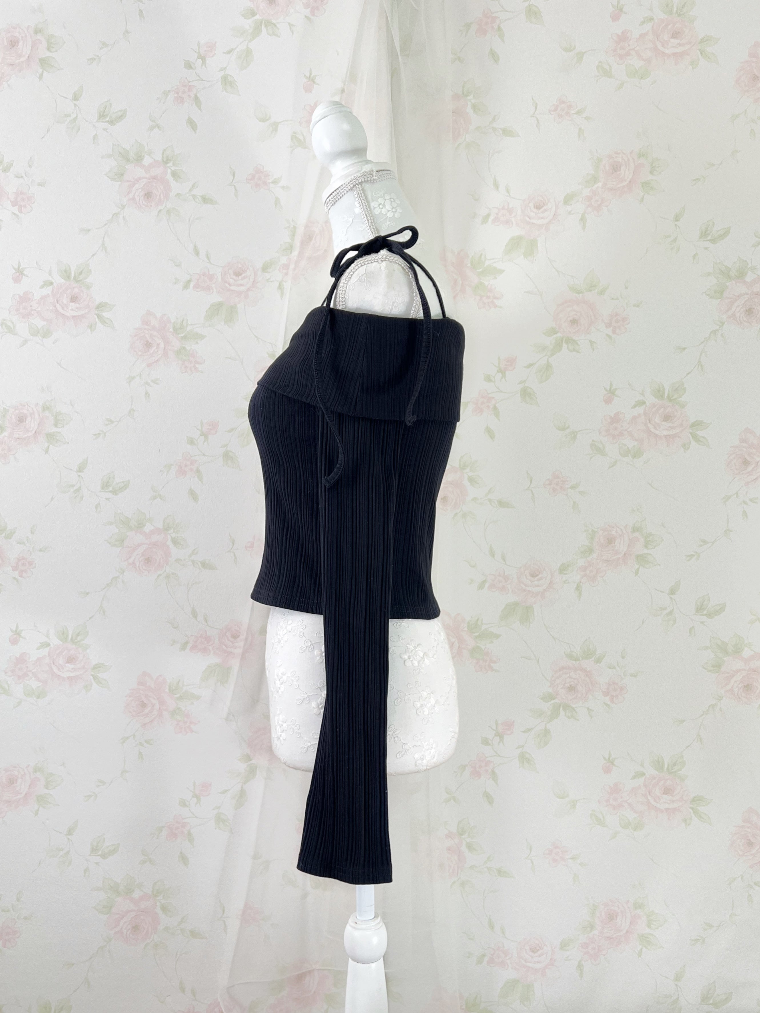 Y2K Off Shoulder String Wide Sleeve Top (Black)