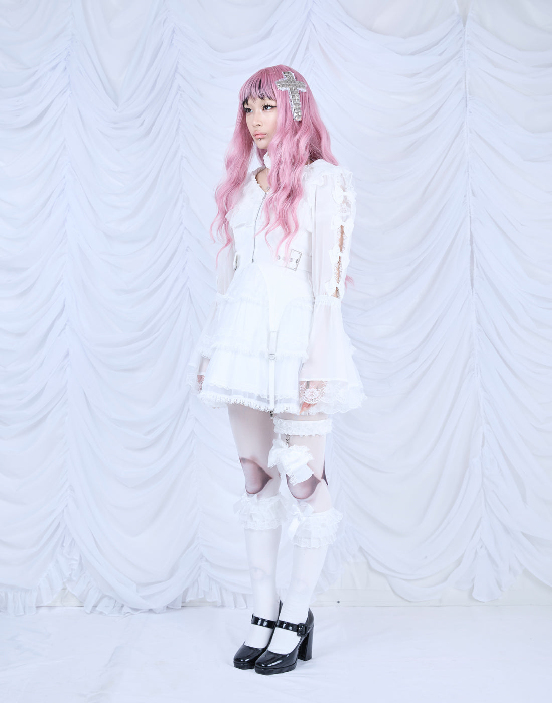 AVENCHUMU Flared sleeve ribbon and frill zip tops