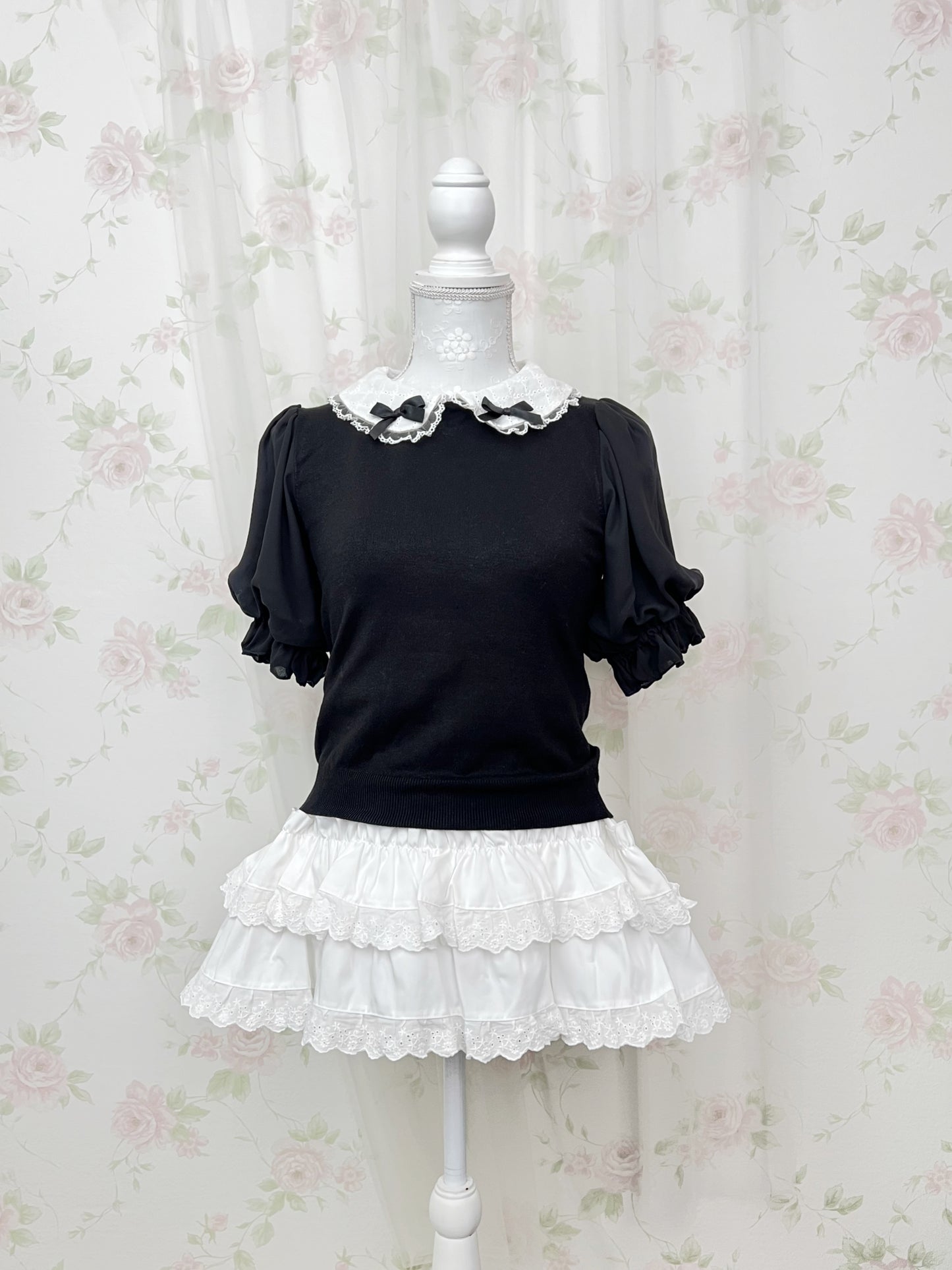 LODISPOTTO Cotton Lace Collar Puff Sleeve Top (Black)