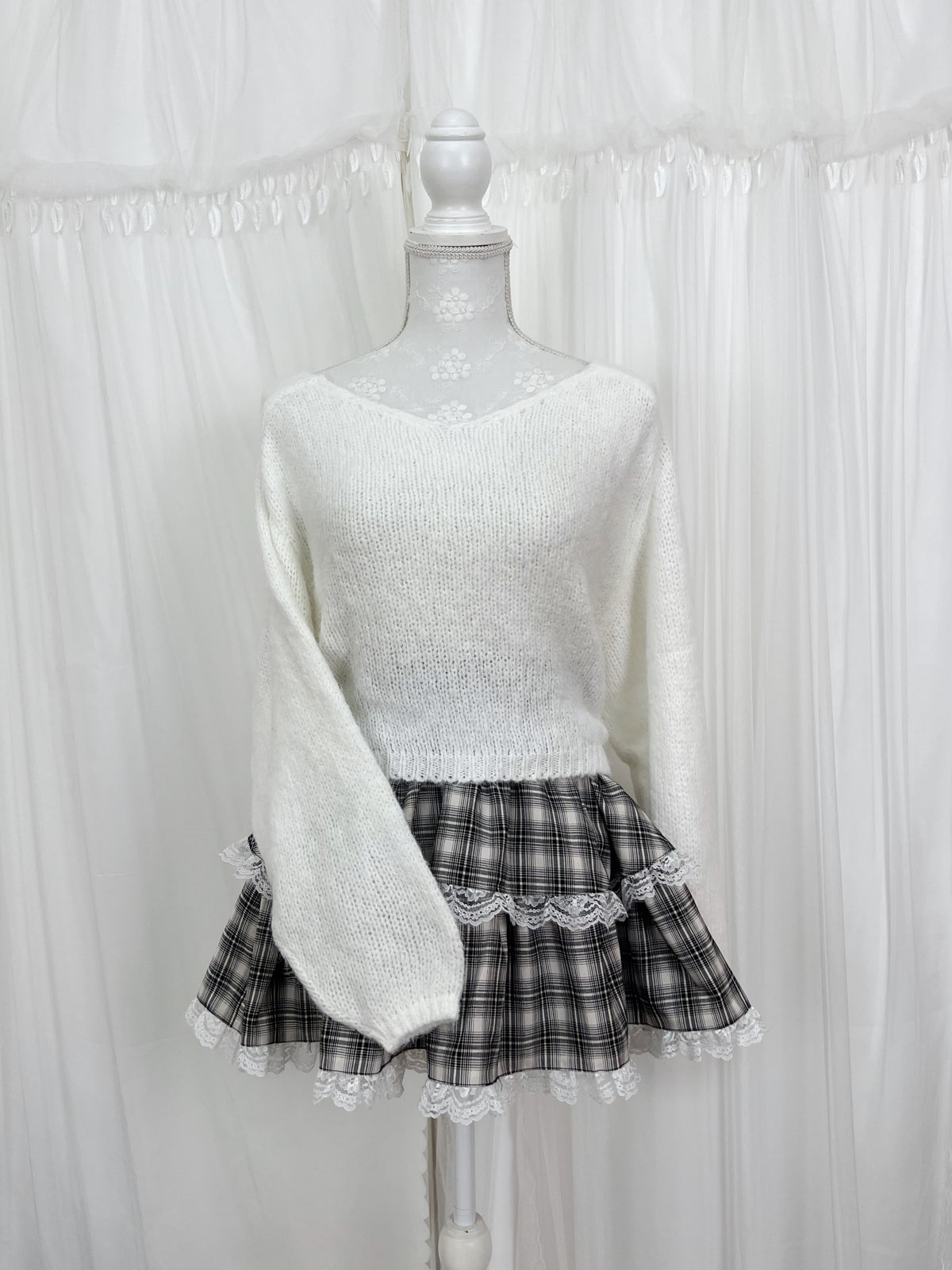 evelyn Checked Lacy Hem Skirt (Black)