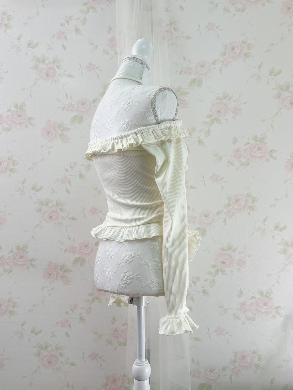 Choker hem frilled top