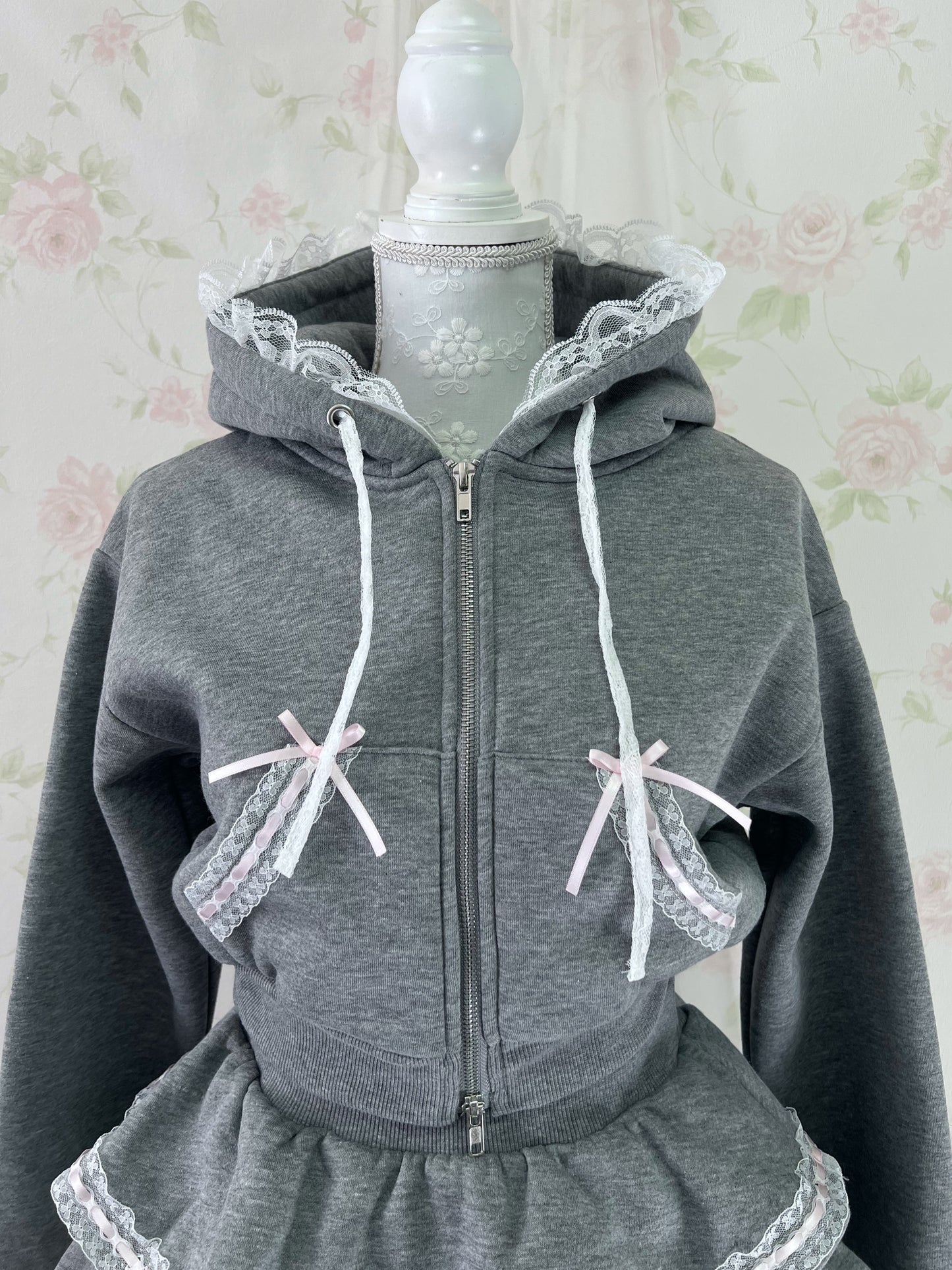 Lacy Ribbon Hoodie Skirt Set Up (Gray)