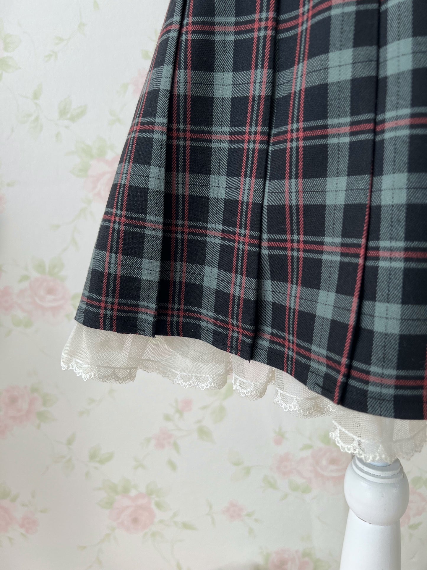 Secret Honey Heart Belt Checked Pleated Skirt (Green)