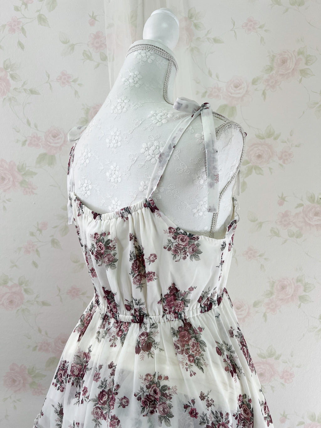 axes femme Floral Tunic Top (White)