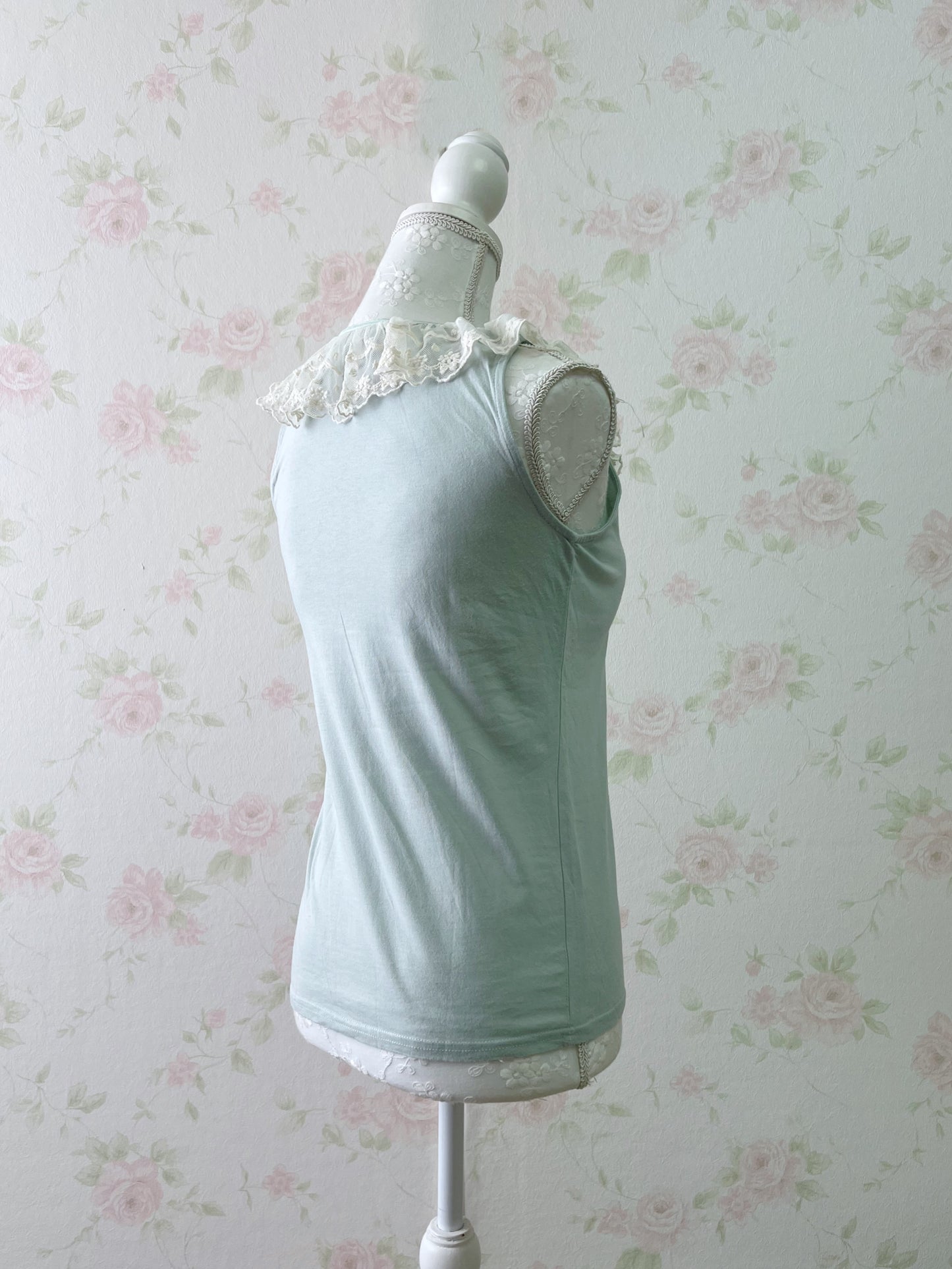 earth music & ecology Lacy Collar Tank Top (Mint Green)