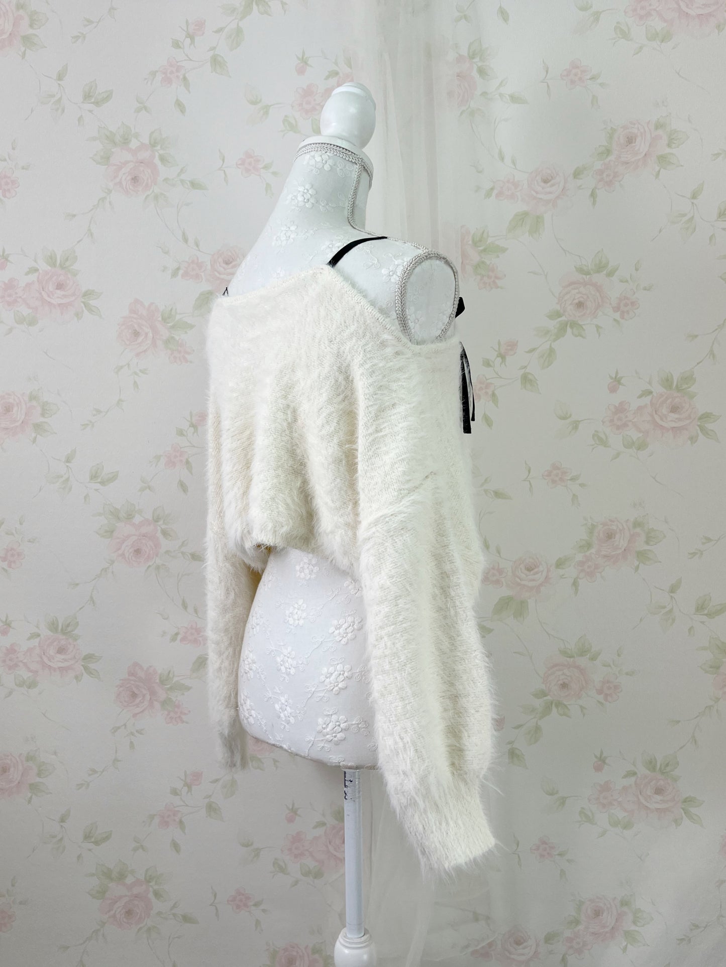 GRL Off Soulder Ribbon Sweater (Ivory)