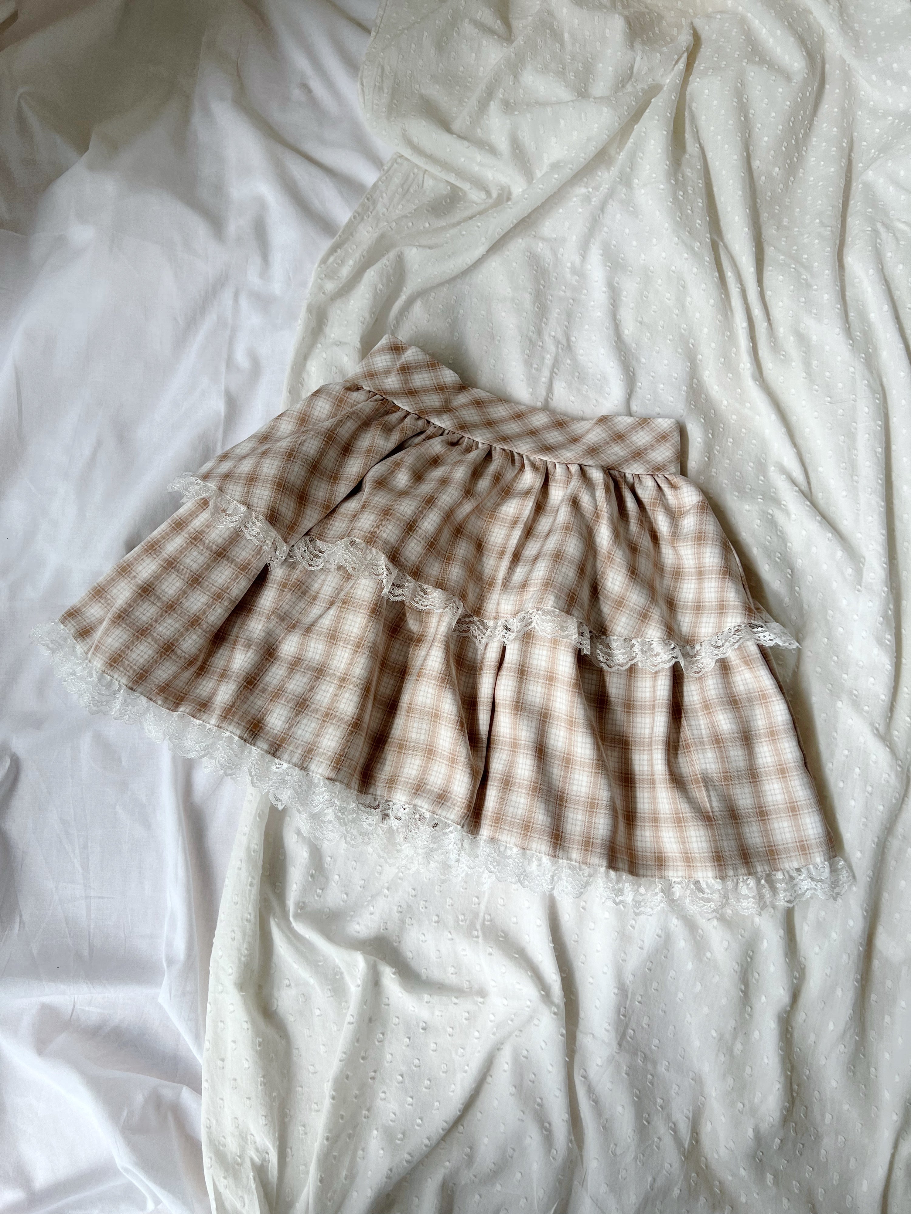 evelyn Checked Lacy Hem Skirt (Beige)