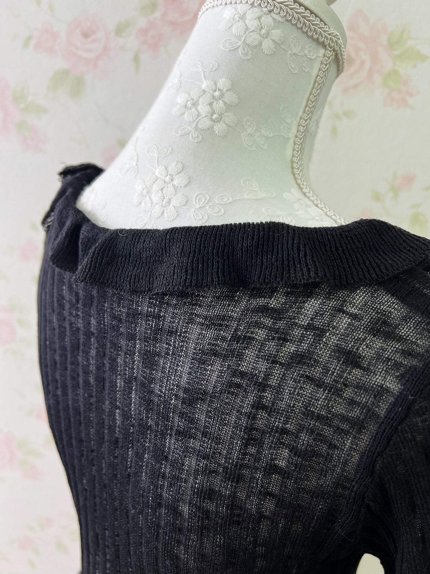 GRL Shoujo Frilled Hem Cardigan (Black)