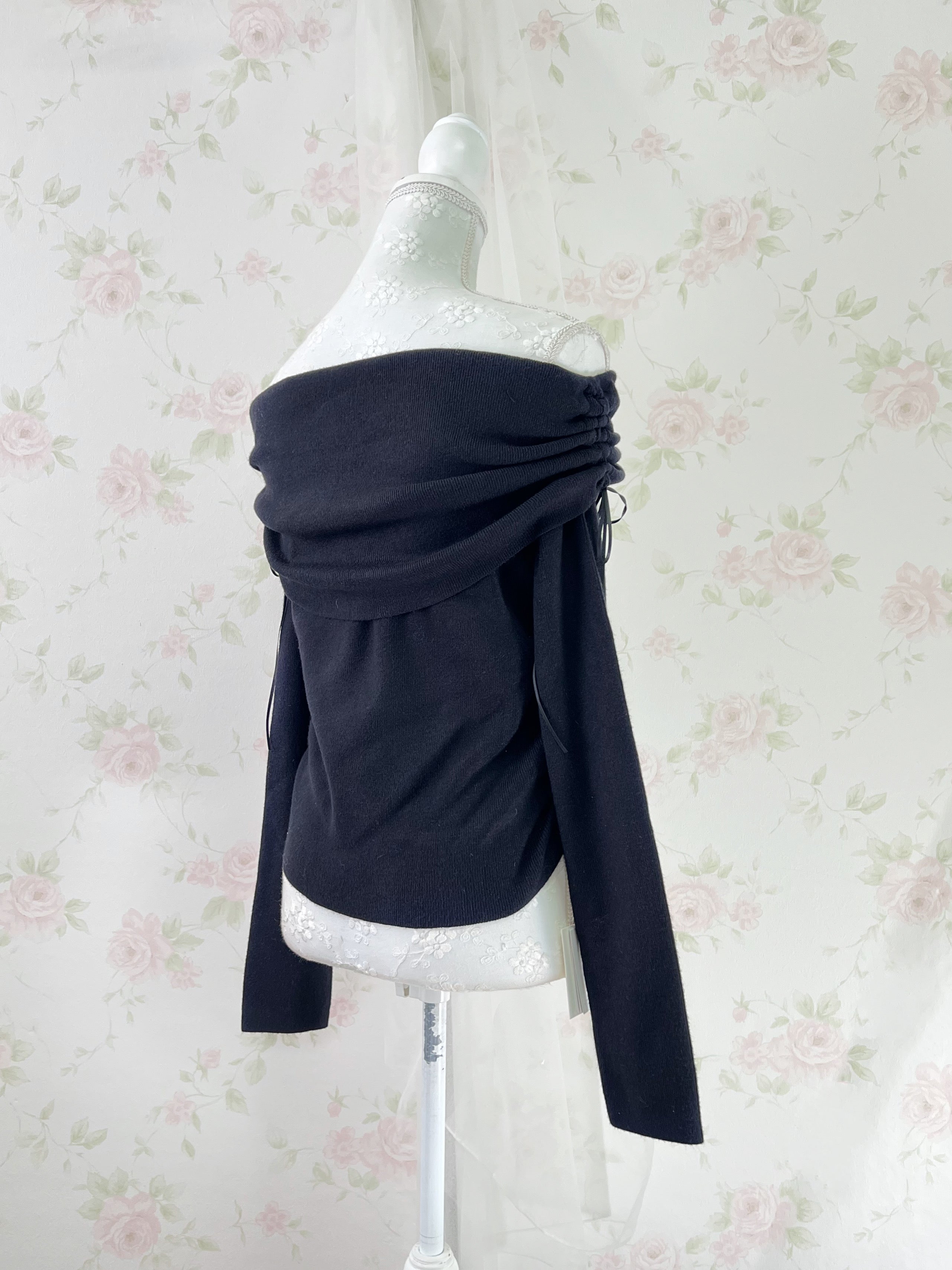 Side String Shoulder Top (Black)