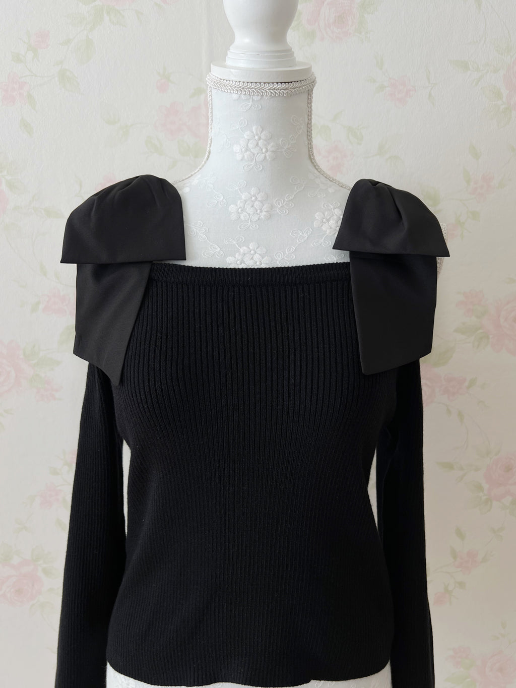 Shoulder Bow Knit Top (Black)