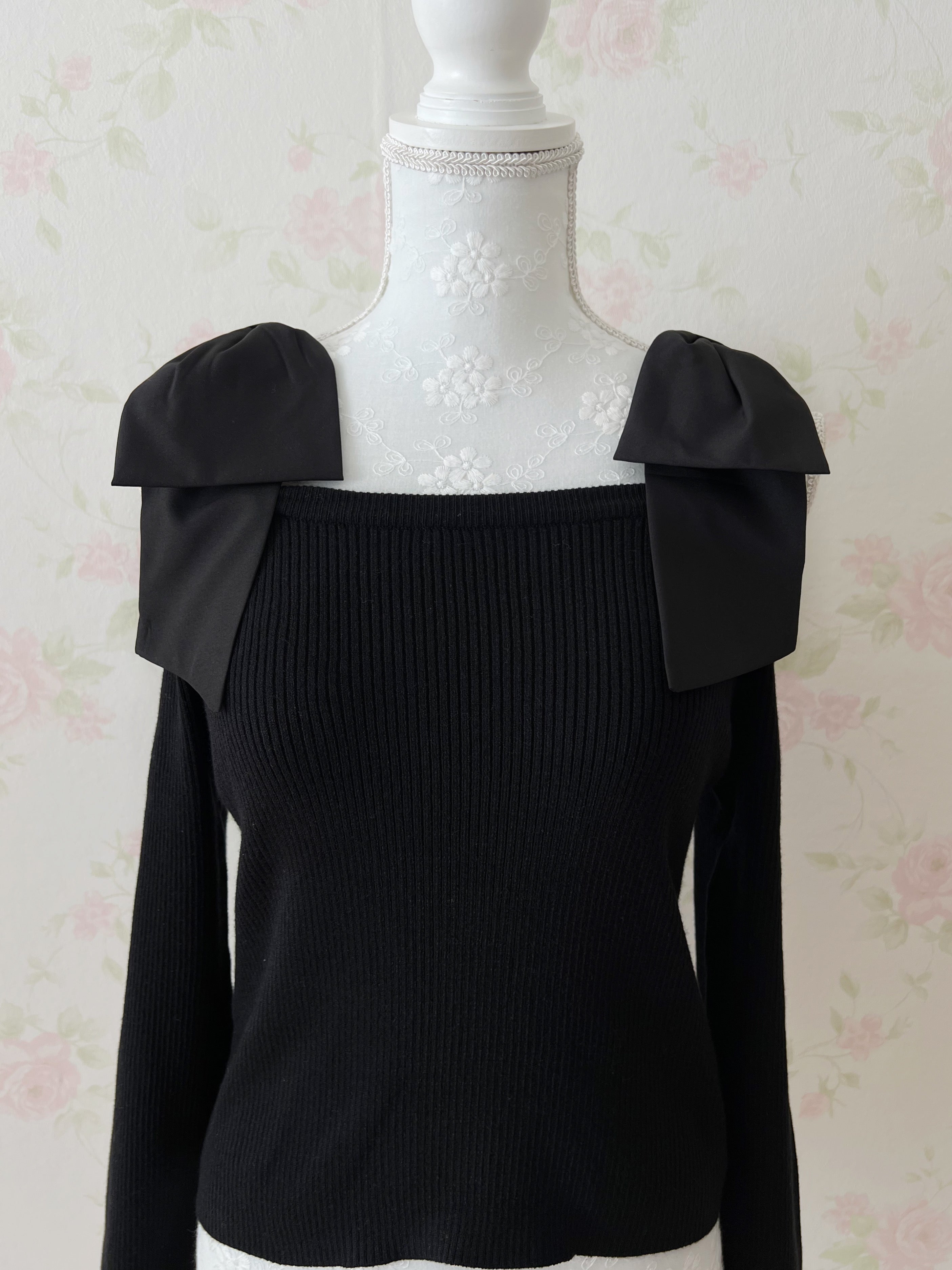 Shoulder Bow Knit Top (Black)