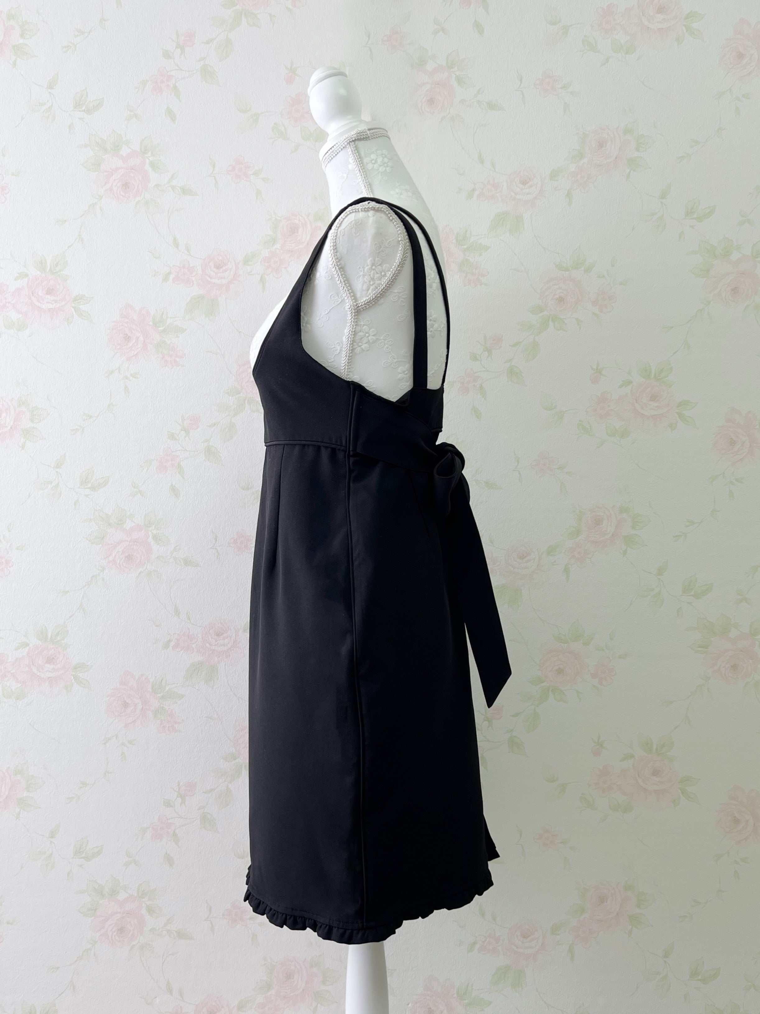 EATME Mermaid Back Bow Jumper Dress (Black)