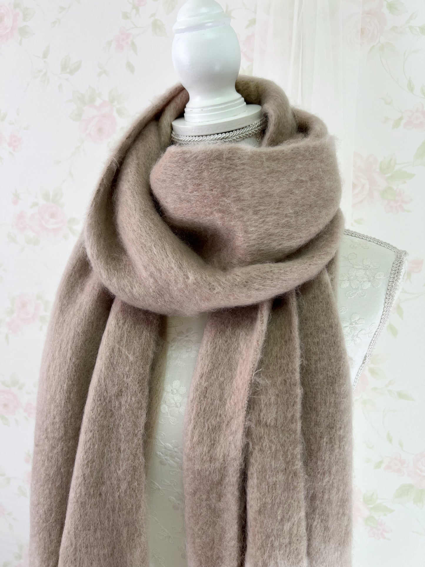 GRL Marshmallow Scarf (Milk Chocolate)