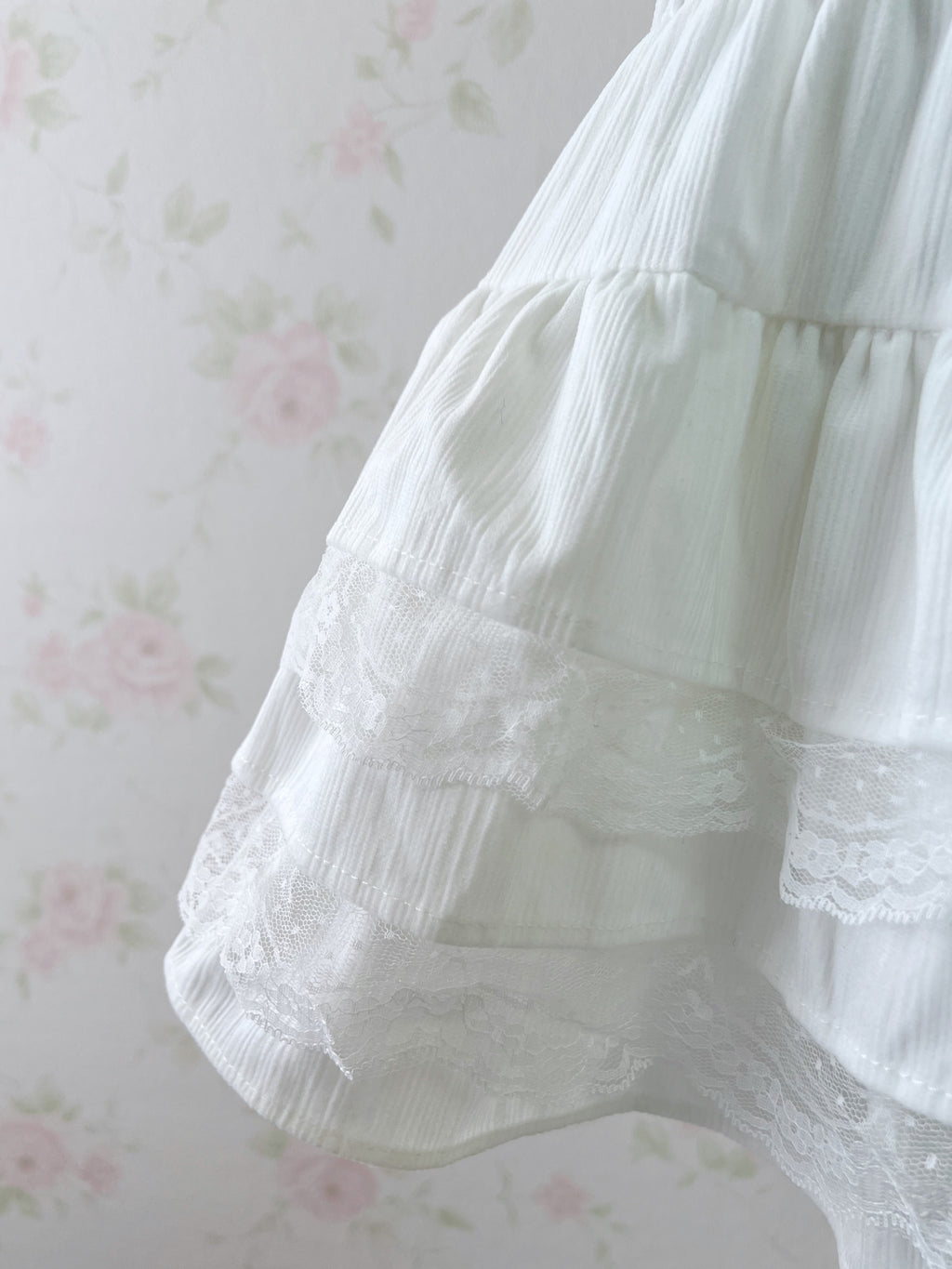 Soft Girl Layered Lace Hem Skirt (White)