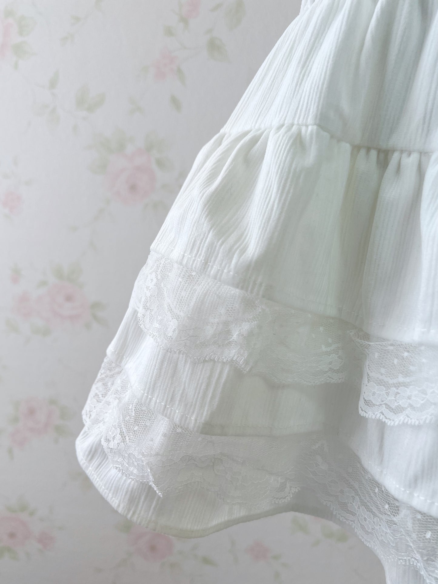 (10% OFF) GRL Multiple Layered Lace Hem Skirt (White)