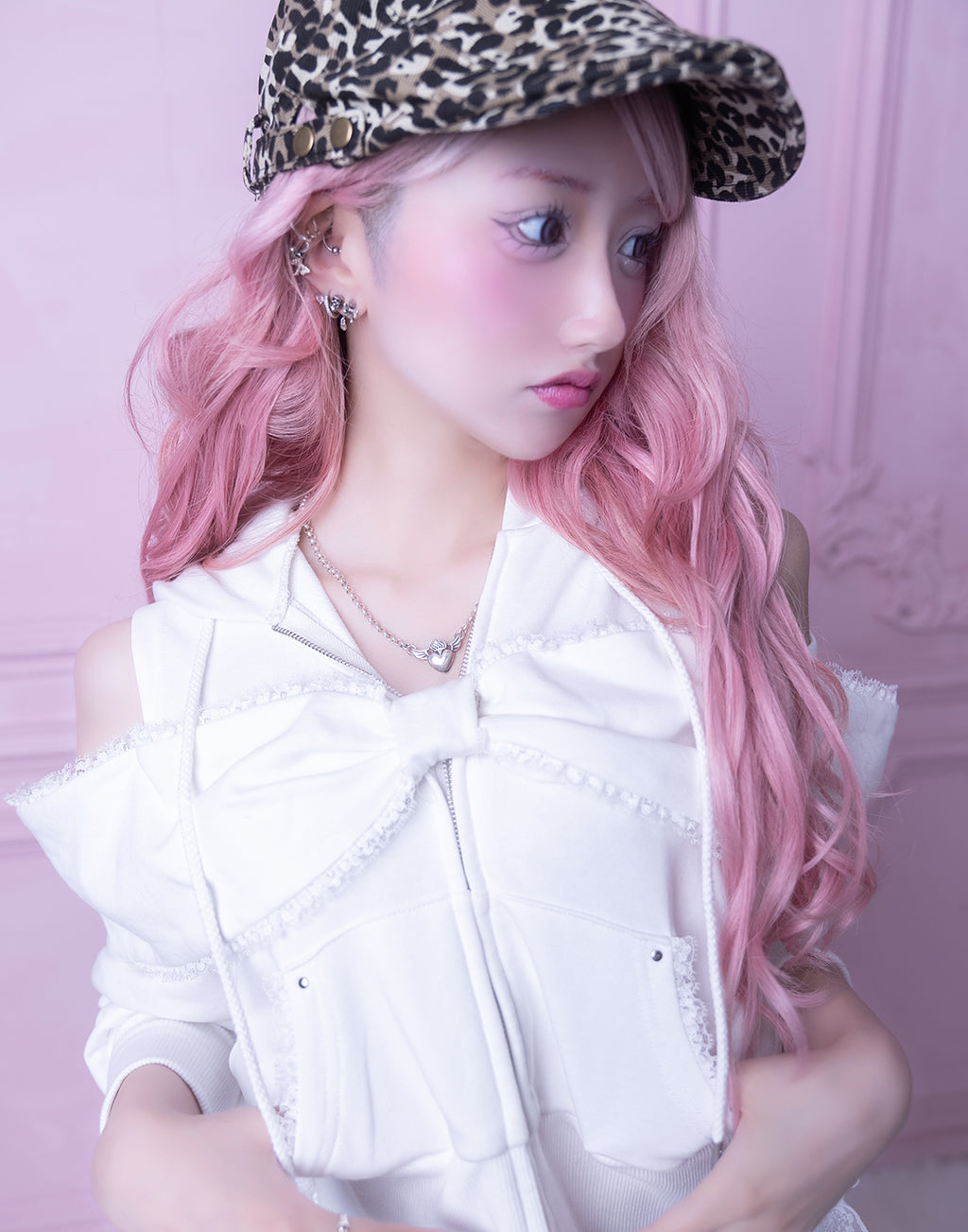 AVENCHUMU Ribbon shoulder zip hoodie