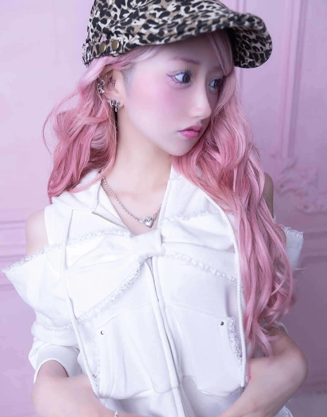 AVENCHUMU Ribbon shoulder zip hoodie