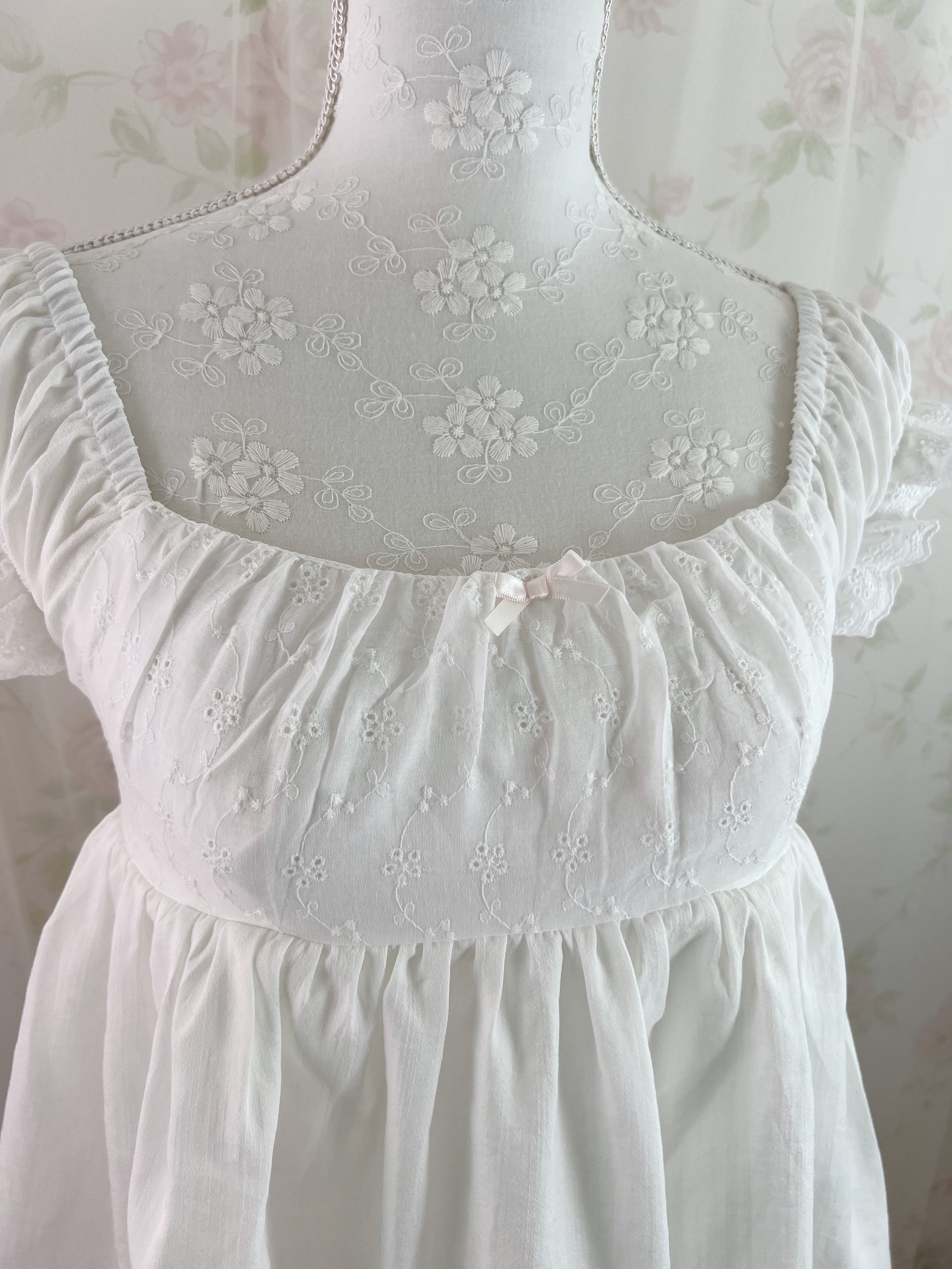 1998beforethedawn Bella Top