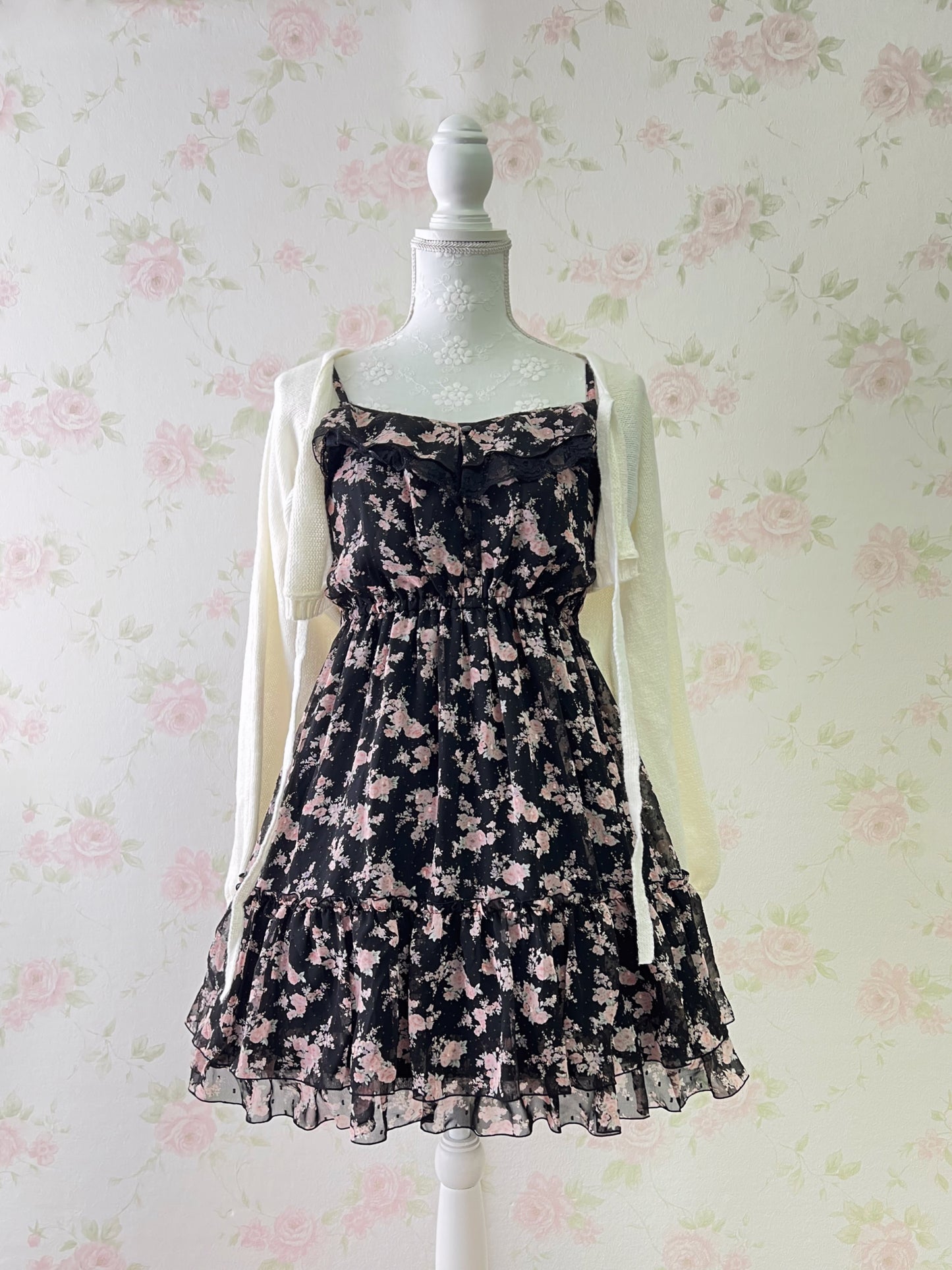 L’EST ROSE Petite Floral Camisole Dress (Black)