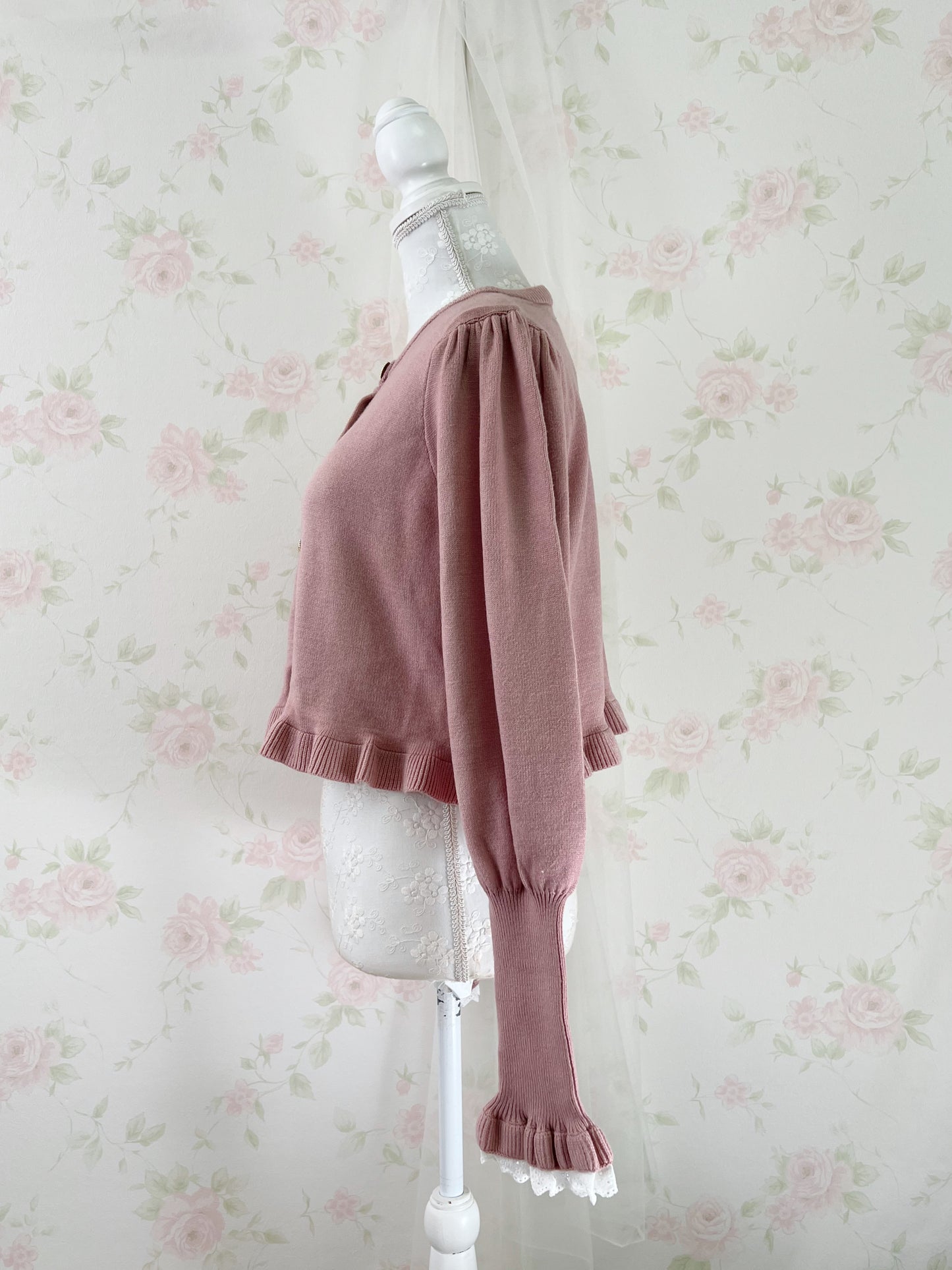 Gold Heart Button Cotton Lace Sleeve Cardigan (Pink)