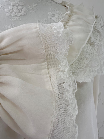 axes femme Lacy Bolero Blouse (Ivory)