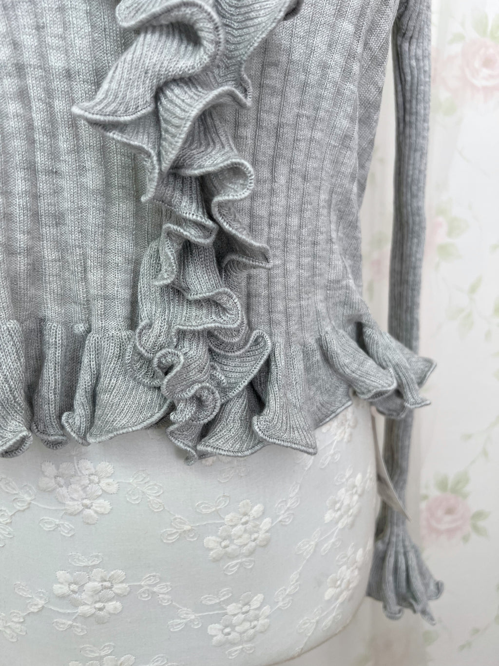 TITTY&CO. Ruffled Hem Whimsical Cardigan (Gray)