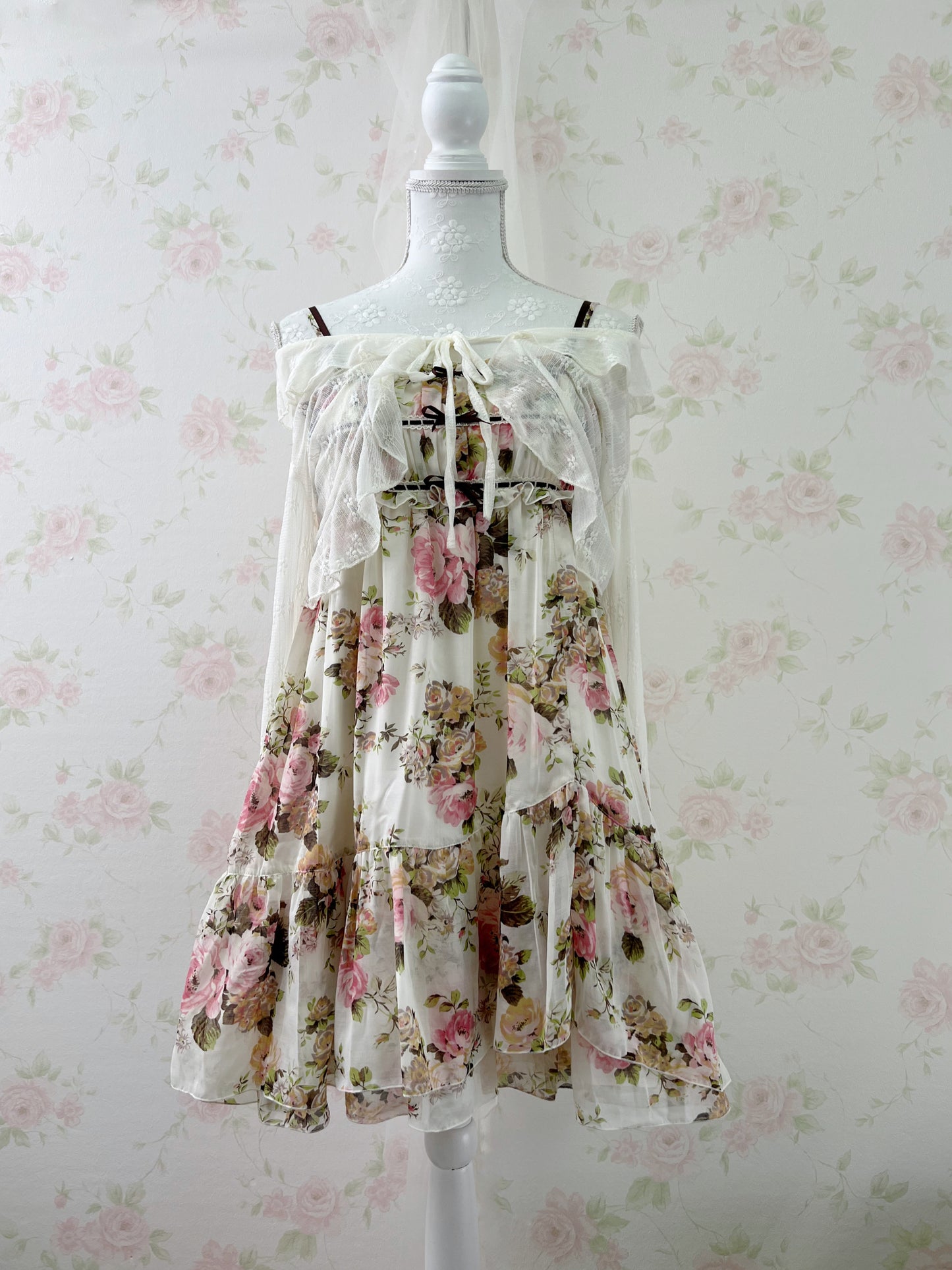 (11% OFF) L'EST ROSE Triple Bow Chiffon Floral Dress
