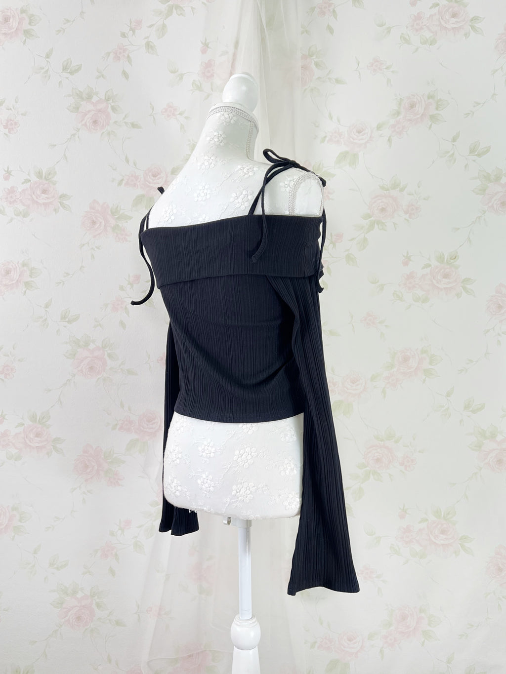 Y2K Off Shoulder String Wide Sleeve Top (Black)
